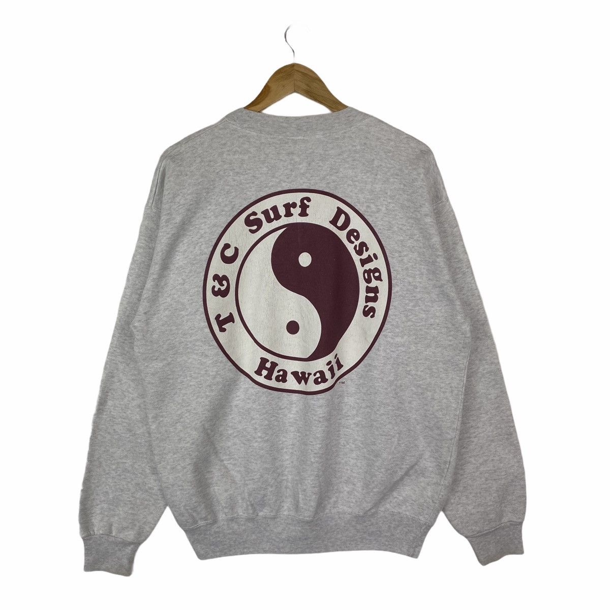Vintage Vintage TOWN & COUNTRY Surfing Hawaii Big Logo Sweatshirt Size US L / EU 52-54 / 3 - 1 Thumbnail