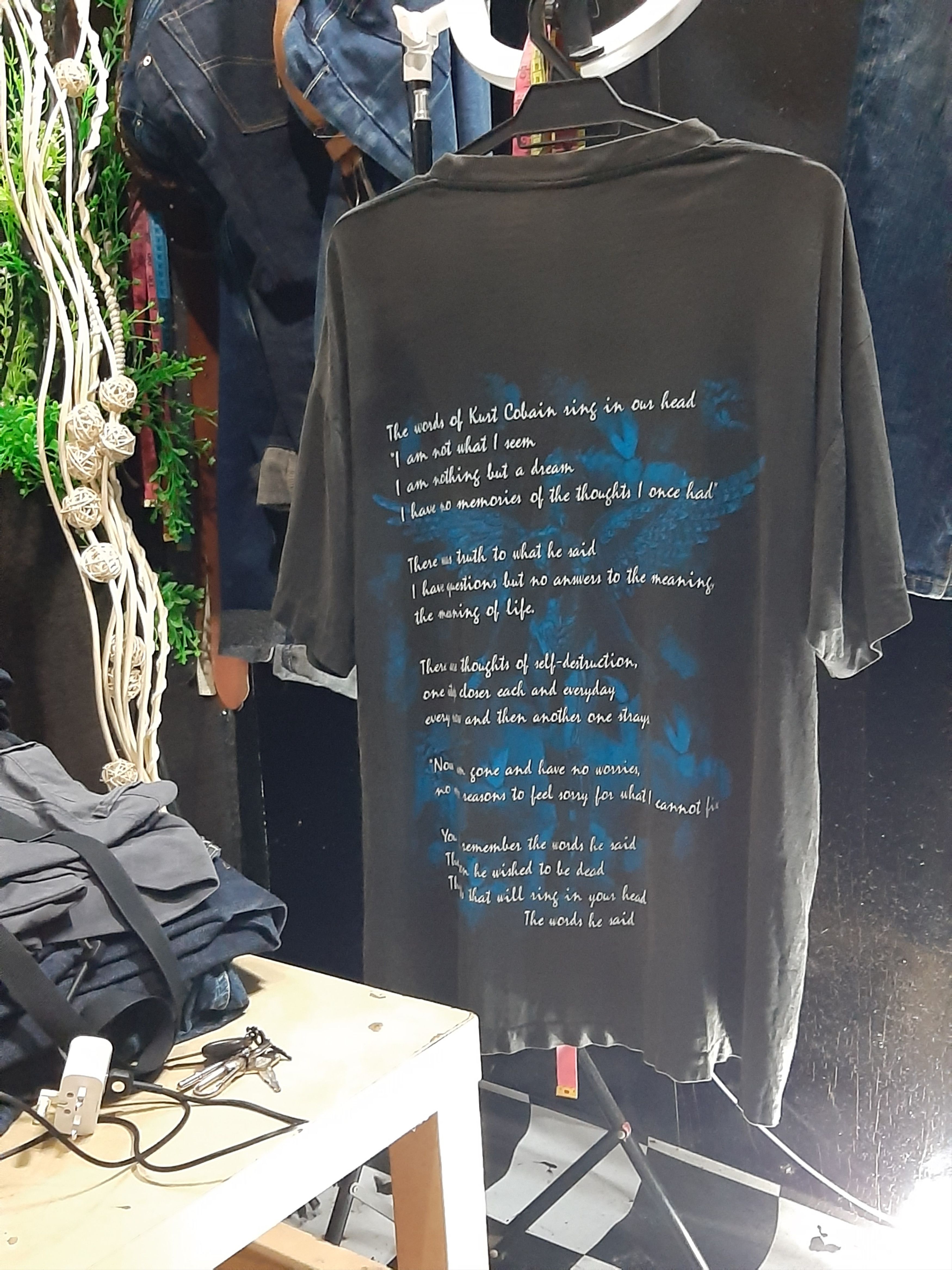 Band Tees × Vintage RARE🔥’90 KURT COBAIN PRINT LIGHT REFLECTION SINGLE STITCH Size US L / EU 52-54 / 3 - 7 Thumbnail