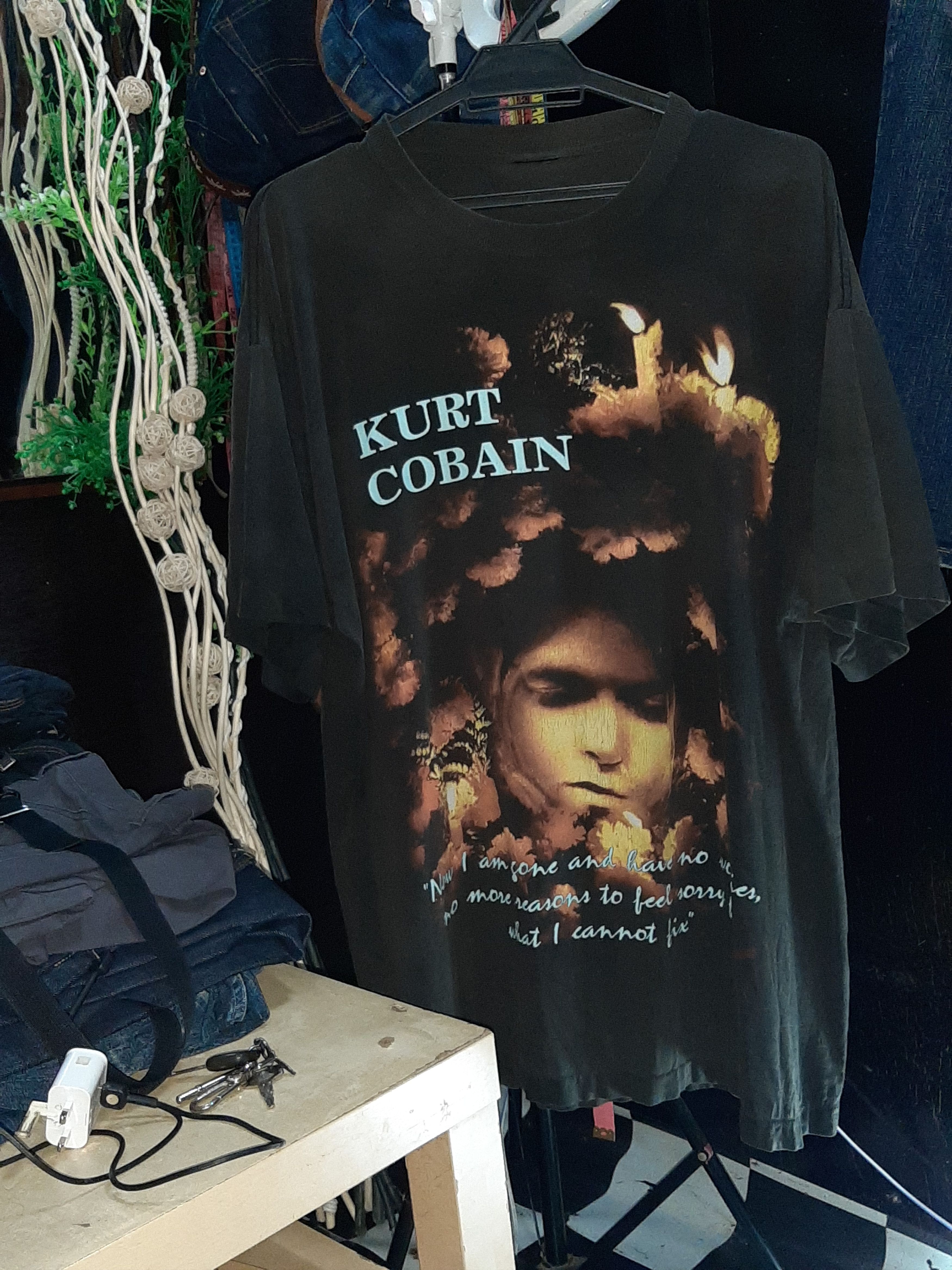 Band Tees × Vintage RARE🔥’90 KURT COBAIN PRINT LIGHT REFLECTION SINGLE STITCH Size US L / EU 52-54 / 3 - 2 Thumbnail