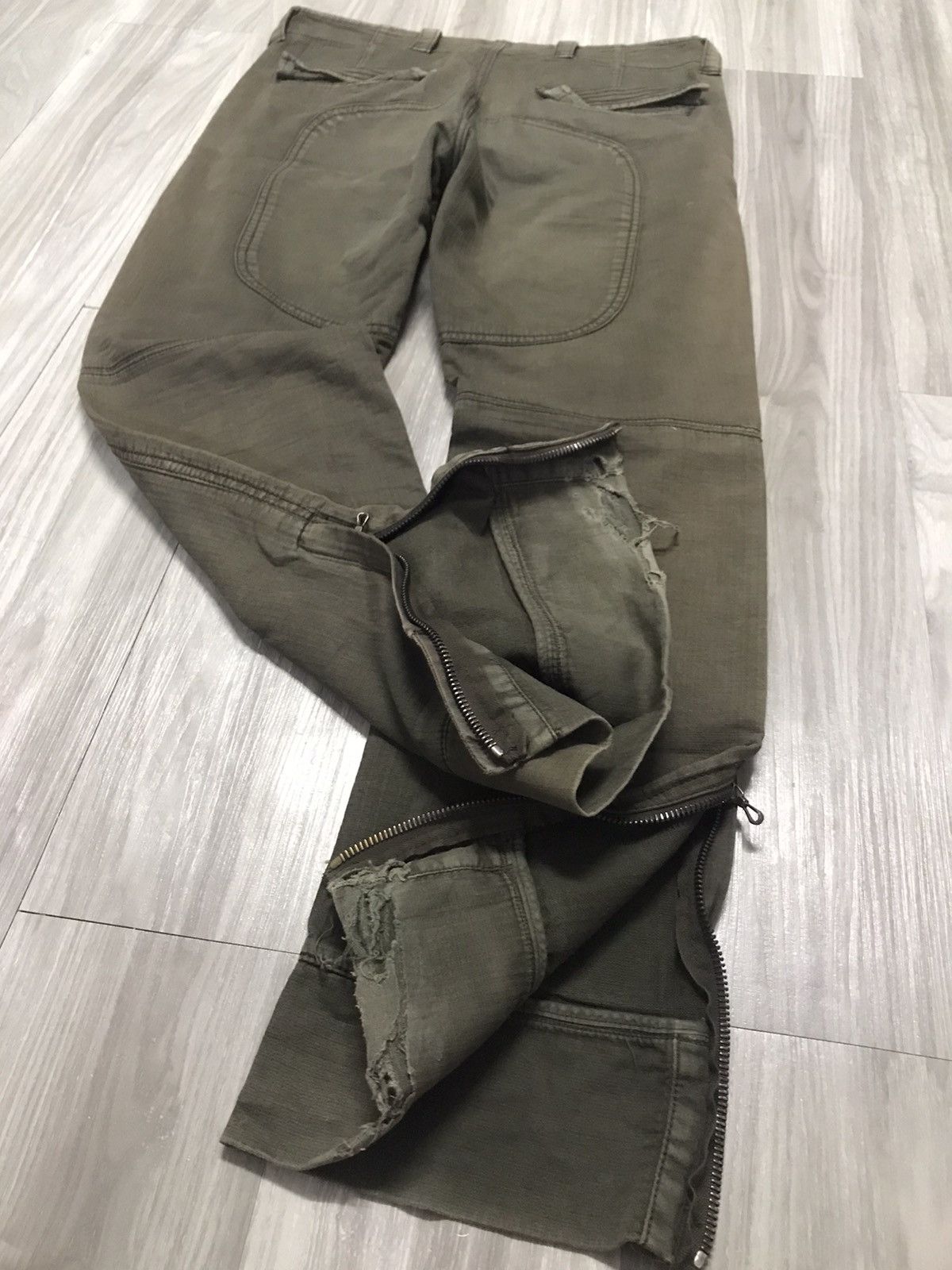 RIPVANWINKLE Cargo Pants Leg Zipper Size US 33 - 12 Thumbnail