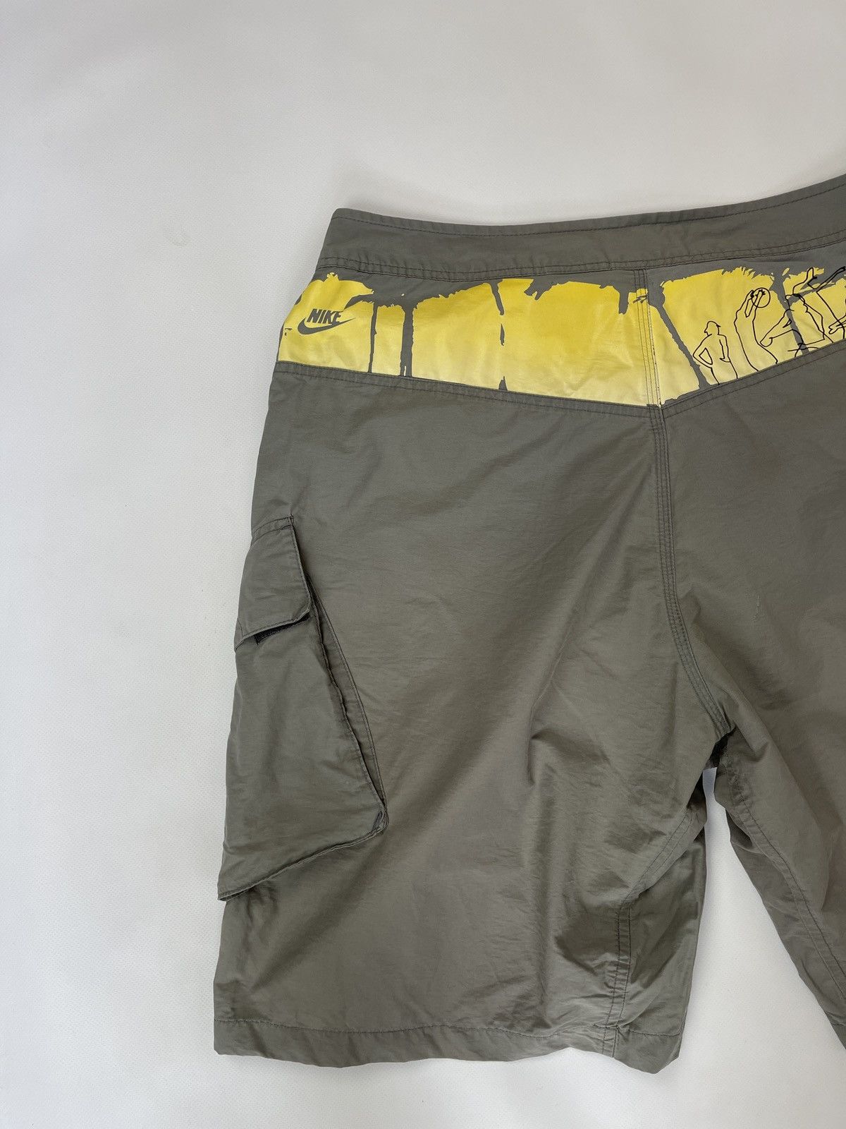 Nike Nike vintage y2k grey big logo cargo shorts beach wear swim Size US 36 / EU 52 - 9 Thumbnail
