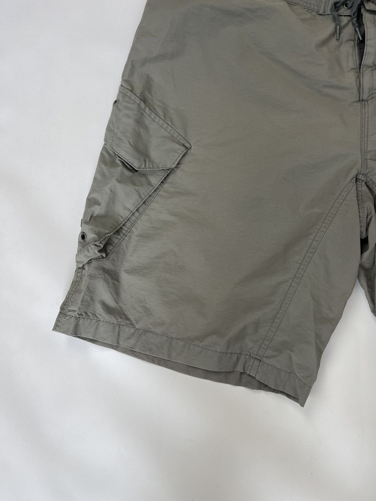 Nike Nike vintage y2k grey big logo cargo shorts beach wear swim Size US 36 / EU 52 - 4 Thumbnail
