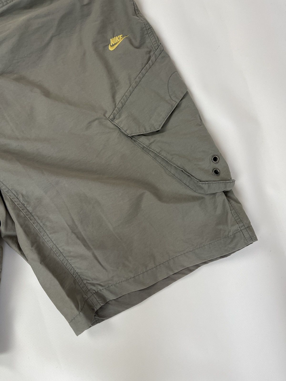 Nike Nike vintage y2k grey big logo cargo shorts beach wear swim Size US 36 / EU 52 - 5 Thumbnail
