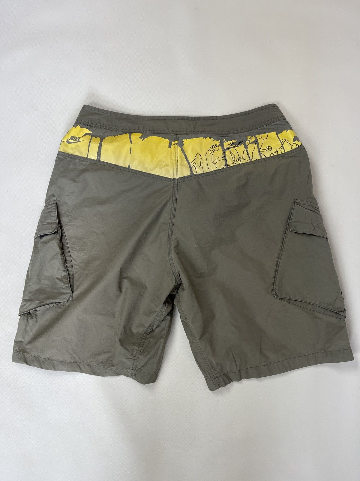 Nike Nike vintage y2k grey big logo cargo shorts beach wear swim Size US 36 / EU 52 - 8 Thumbnail