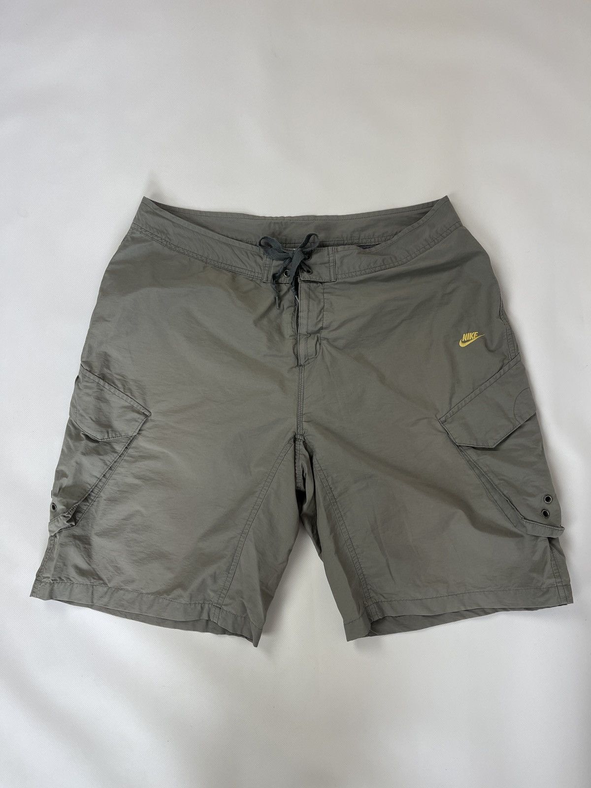 Nike Nike vintage y2k grey big logo cargo shorts beach wear swim Size US 36 / EU 52 - 1 Thumbnail