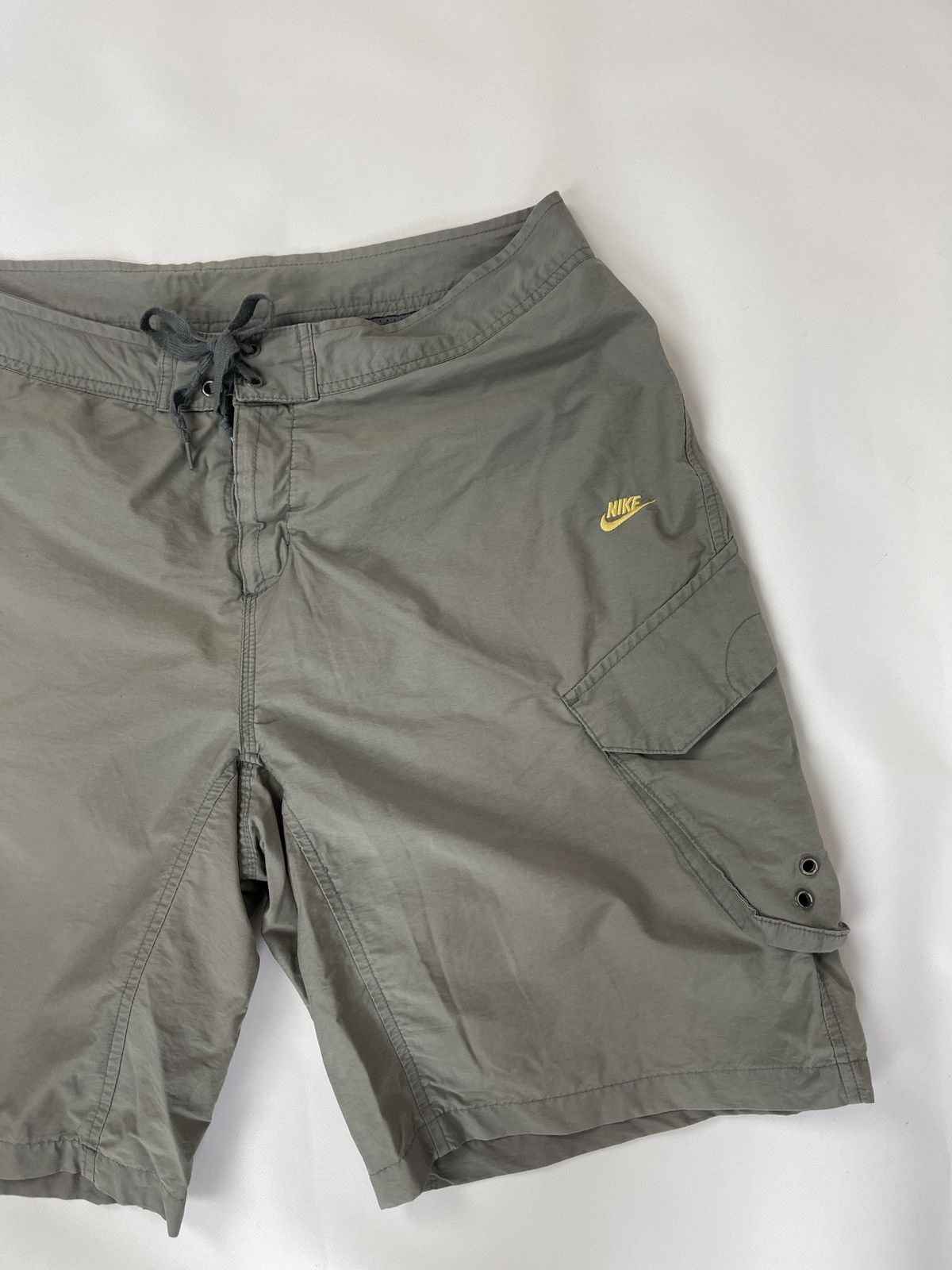 Nike Nike vintage y2k grey big logo cargo shorts beach wear swim Size US 36 / EU 52 - 3 Thumbnail