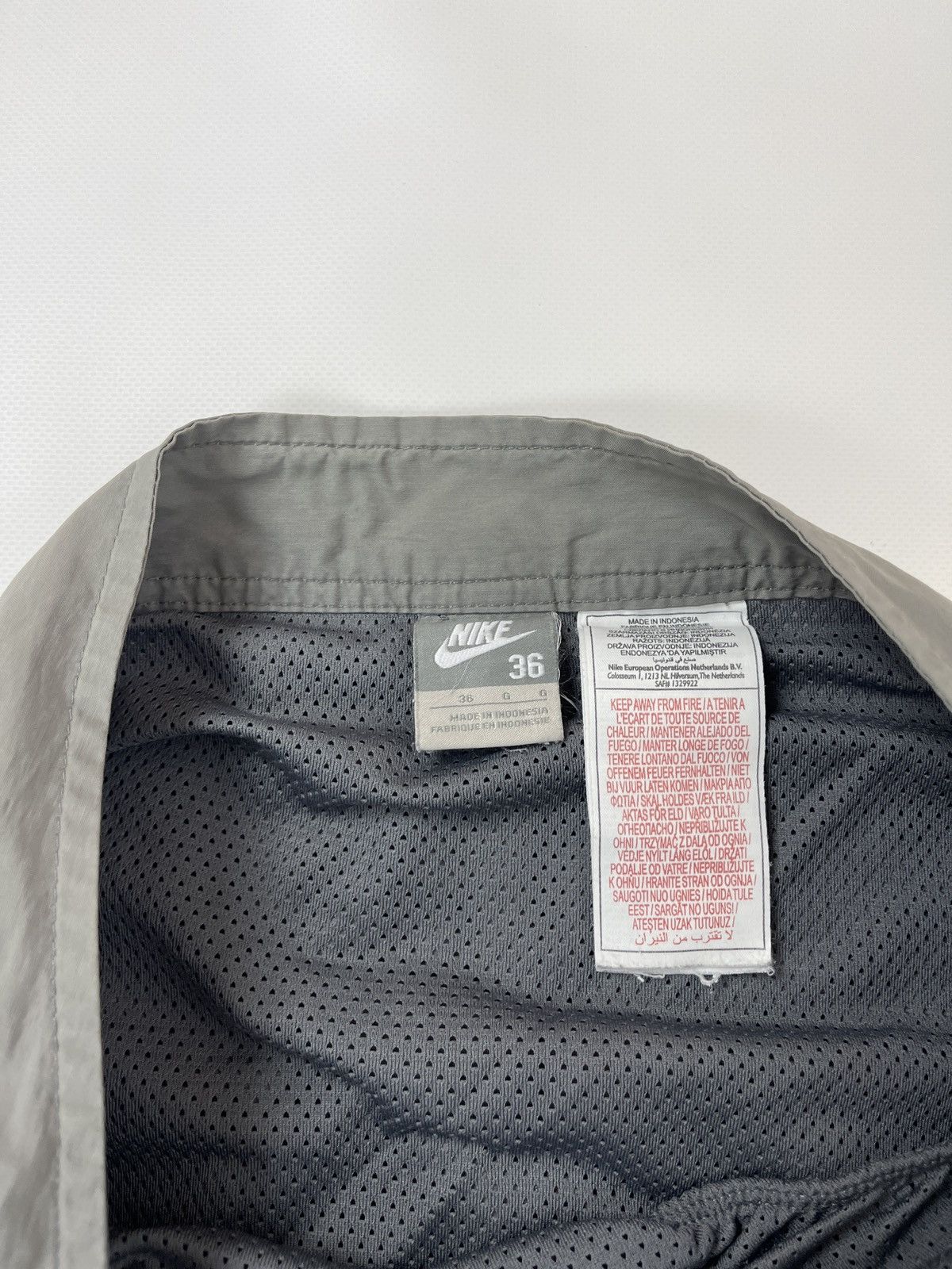 Nike Nike vintage y2k grey big logo cargo shorts beach wear swim Size US 36 / EU 52 - 7 Thumbnail