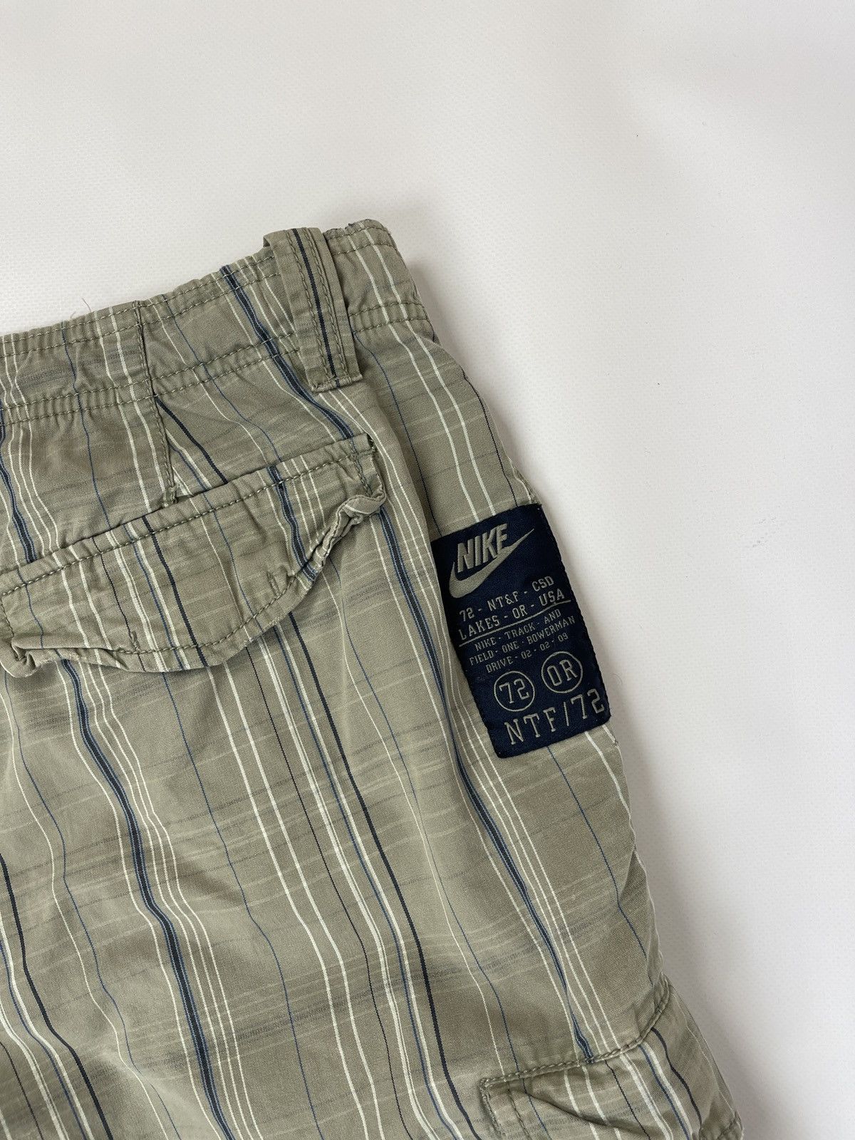 Nike Nike vintage y2k grey checkered cargo shorts logo Size US 32 / EU 48 - 12 Thumbnail