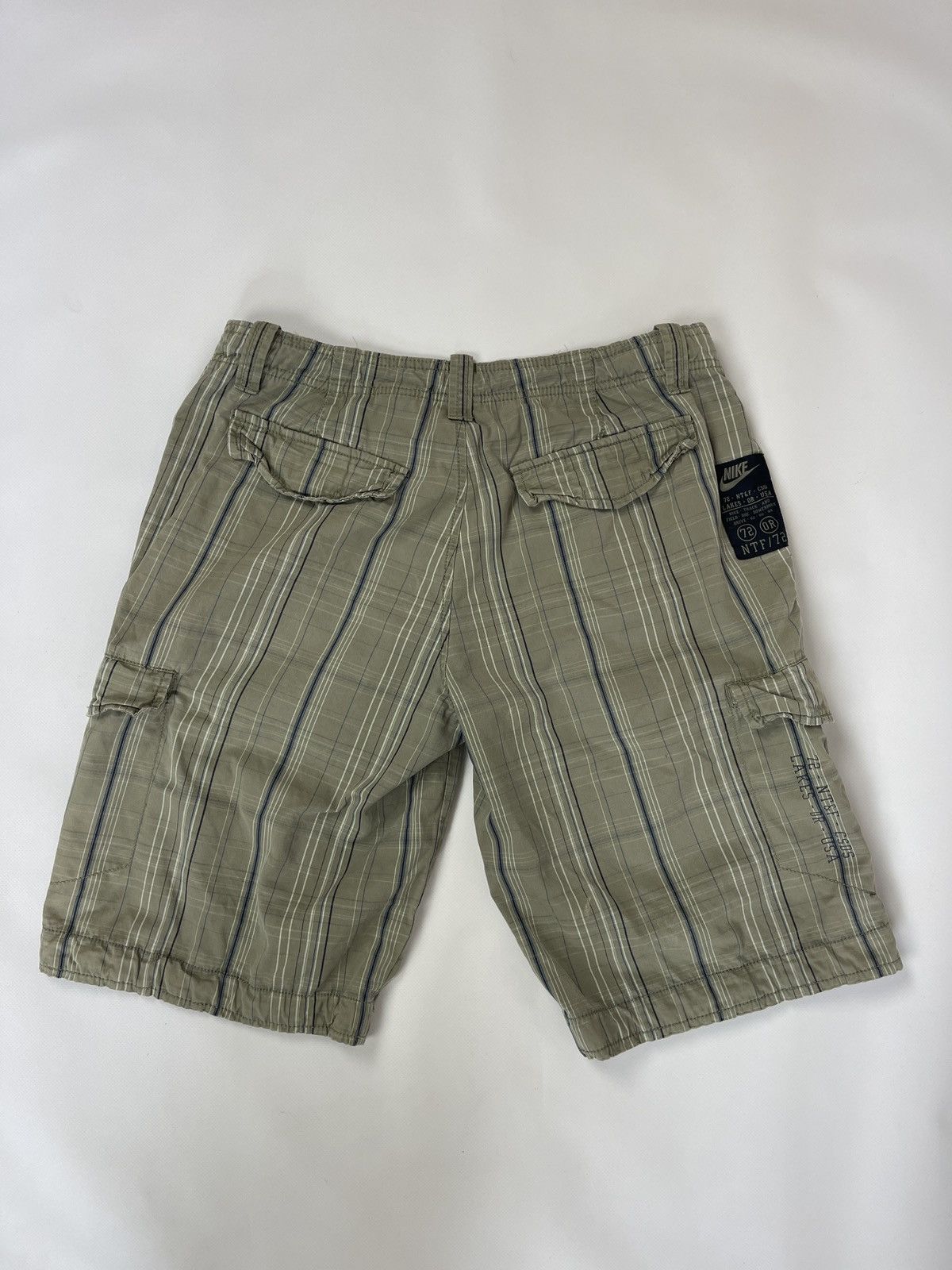 Nike Nike vintage y2k grey checkered cargo shorts logo Size US 32 / EU 48 - 10 Thumbnail