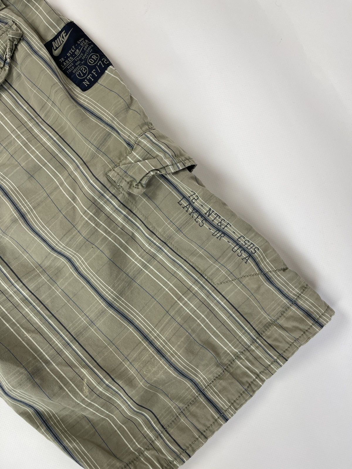 Nike Nike vintage y2k grey checkered cargo shorts logo Size US 32 / EU 48 - 13 Thumbnail