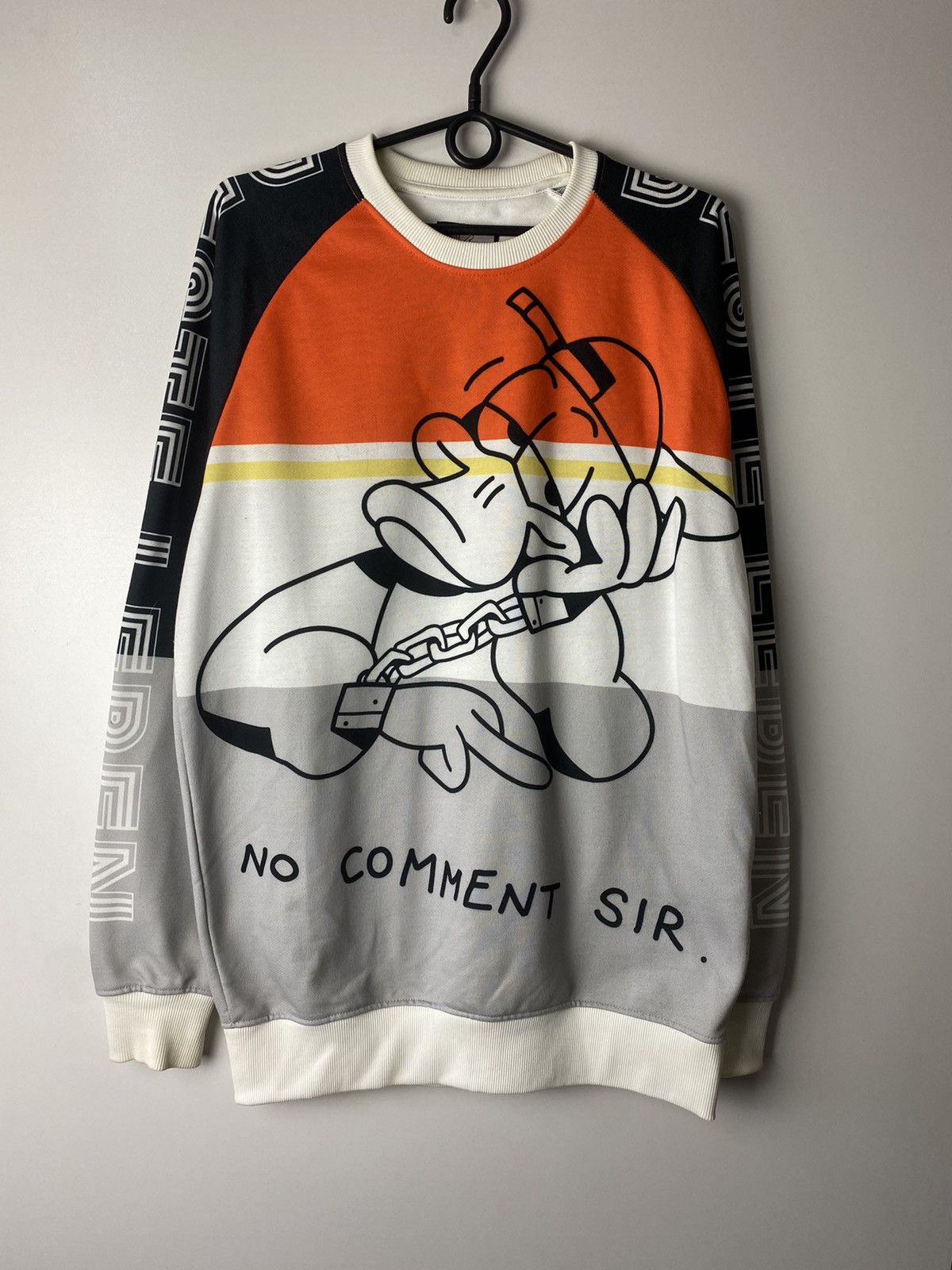 Disney Donald Duck sweatshirt size M Size US M / EU 48-50 / 2 - 1 Thumbnail