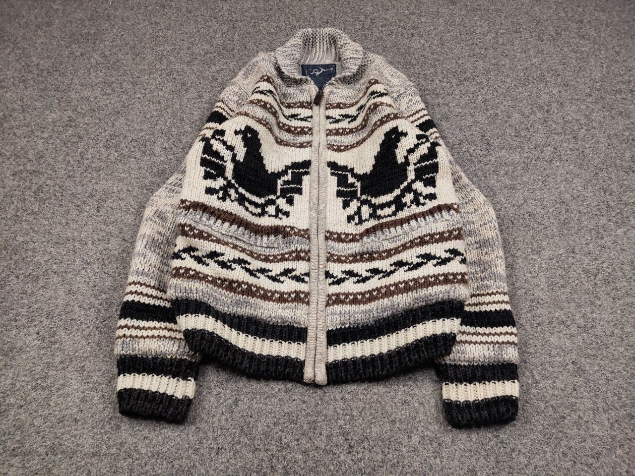 Japanese Brand Vintage 90's Cable Knit Wool Animal Pattern Cowichan Sweater Size US L / EU 52-54 / 3 - 2 Thumbnail