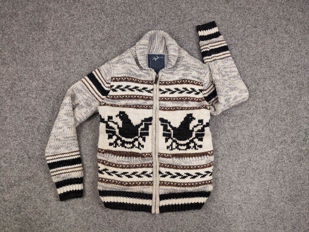 Japanese Brand Vintage 90's Cable Knit Wool Animal Pattern Cowichan Sweater Size US L / EU 52-54 / 3 - 14 Thumbnail