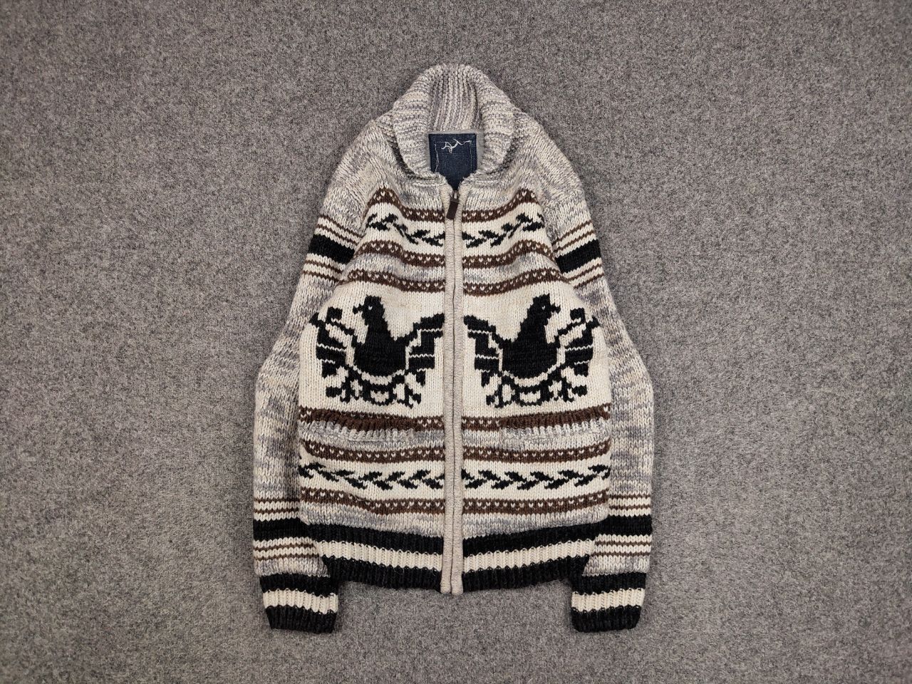 Japanese Brand Vintage 90's Cable Knit Wool Animal Pattern Cowichan Sweater Size US L / EU 52-54 / 3 - 1 Thumbnail