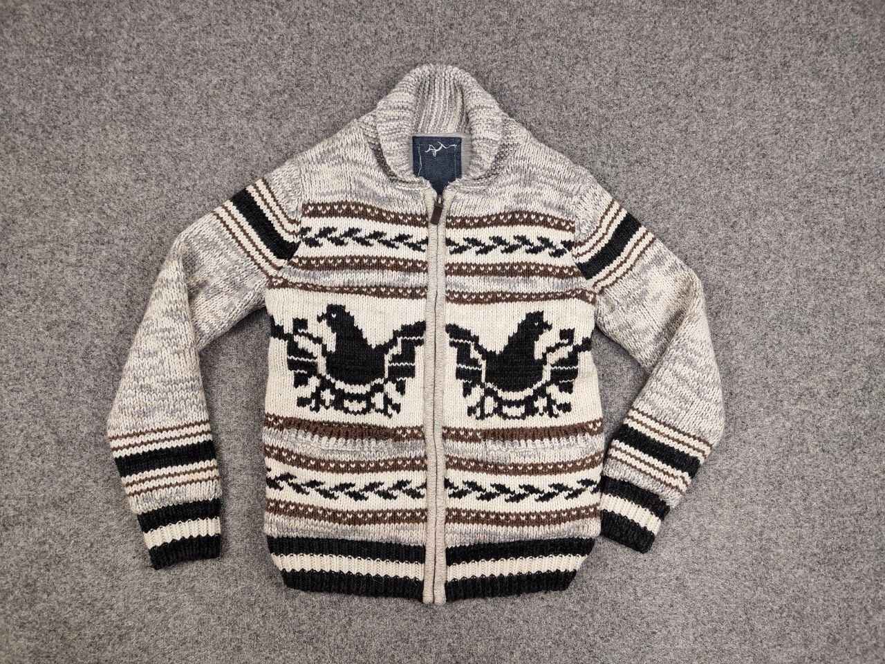 Japanese Brand Vintage 90's Cable Knit Wool Animal Pattern Cowichan Sweater Size US L / EU 52-54 / 3 - 15 Thumbnail