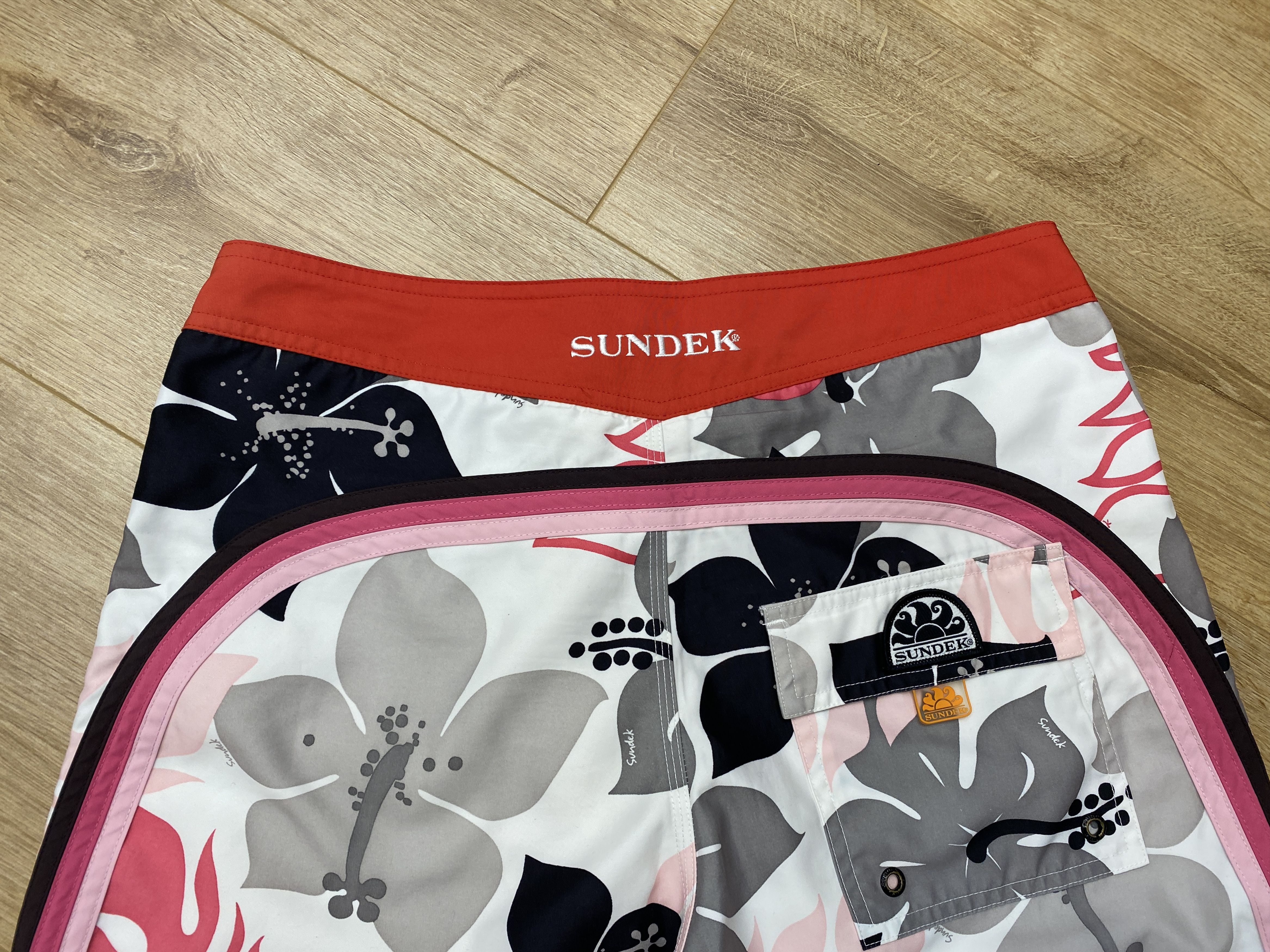 Sundek Long Sundek 30 Floral Beach Shorts Trunks Bath Size 30 S M Size US 30 / EU 46 - 5 Thumbnail