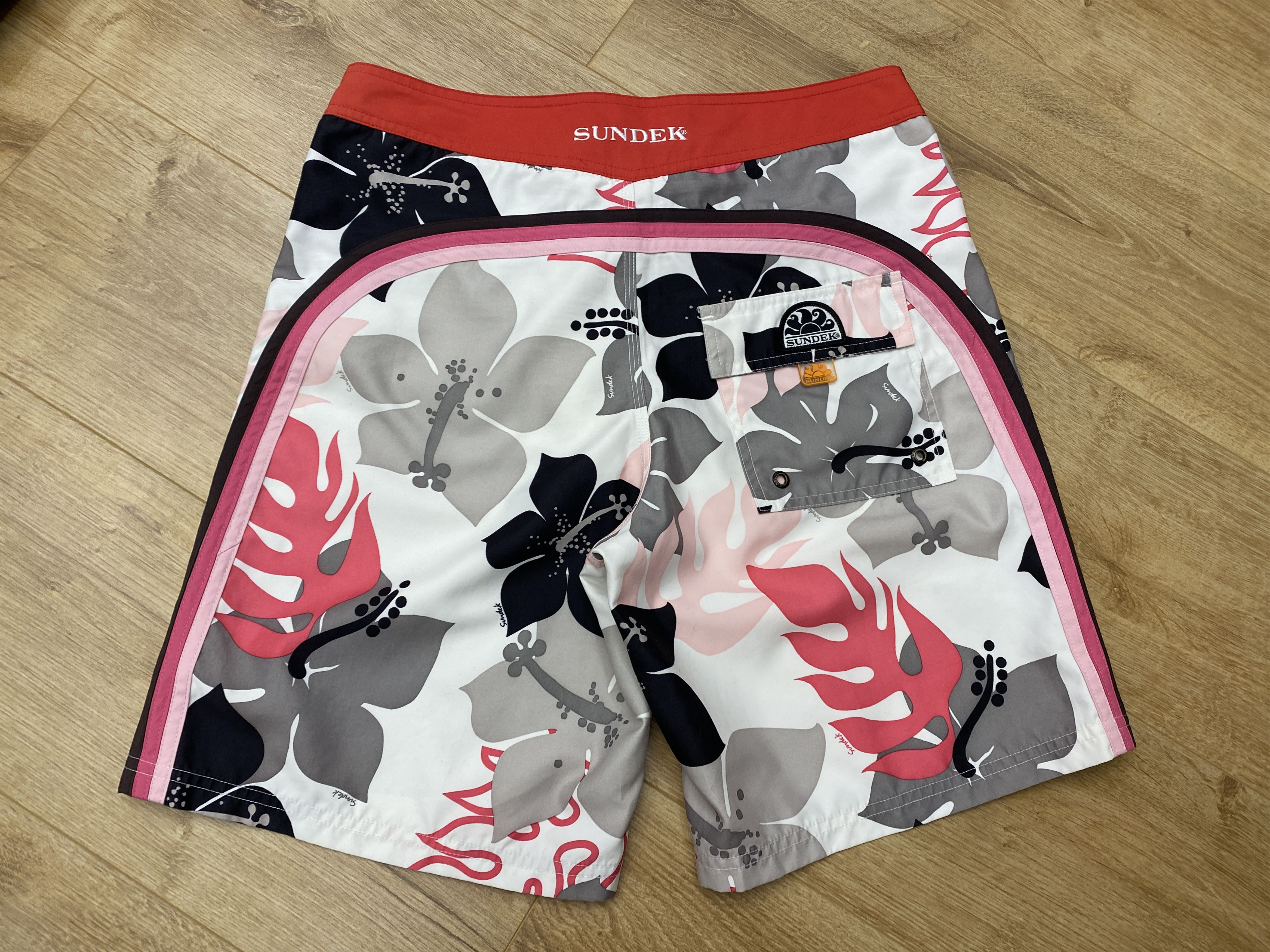 Sundek Long Sundek 30 Floral Beach Shorts Trunks Bath Size 30 S M Size US 30 / EU 46 - 4 Thumbnail