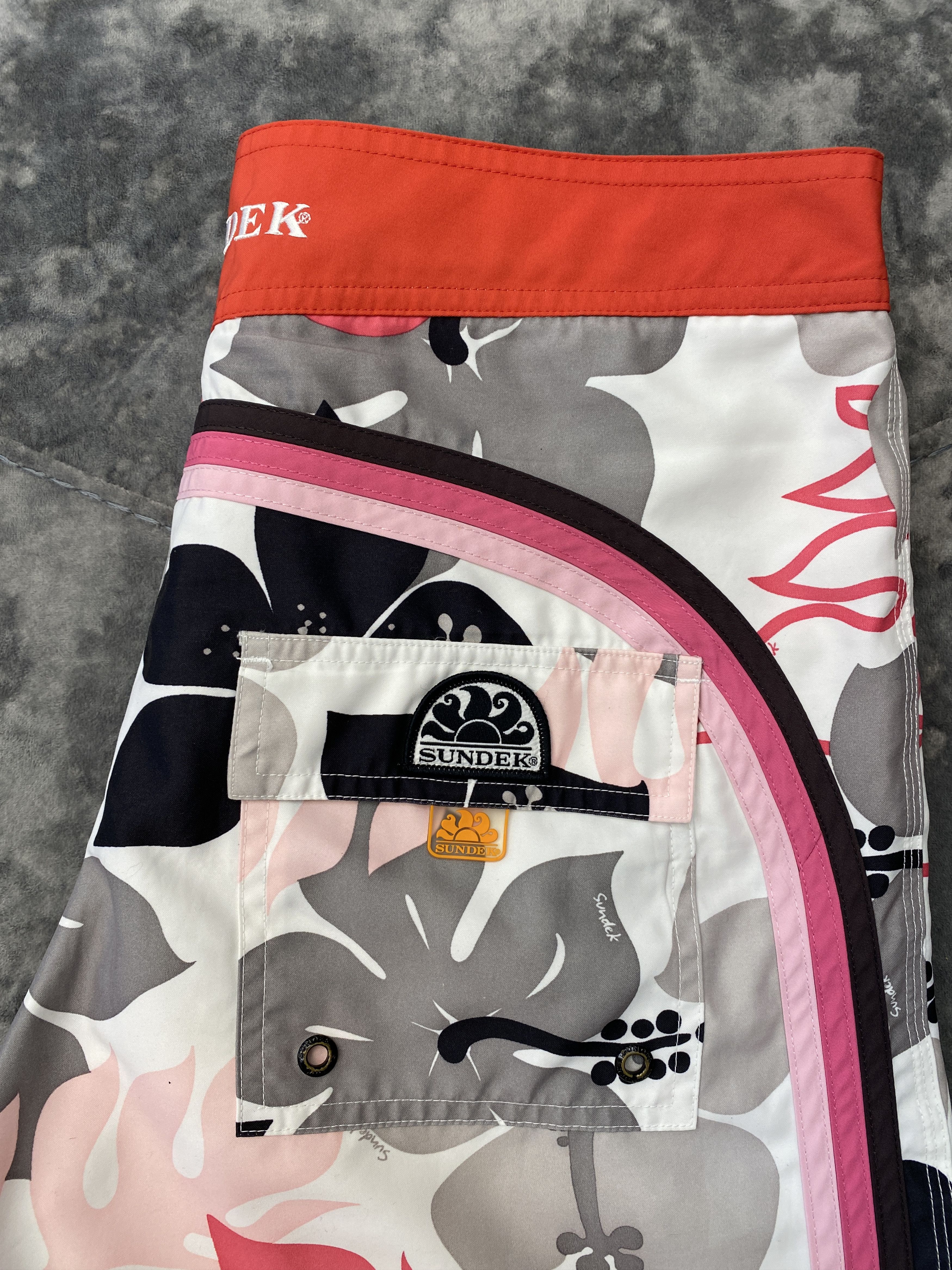 Sundek Long Sundek 30 Floral Beach Shorts Trunks Bath Size 30 S M Size US 30 / EU 46 - 11 Thumbnail