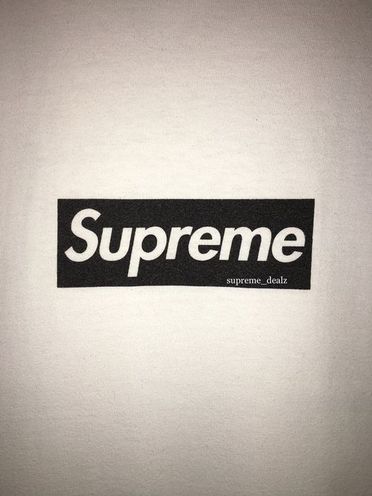 Supreme paris box discount logo