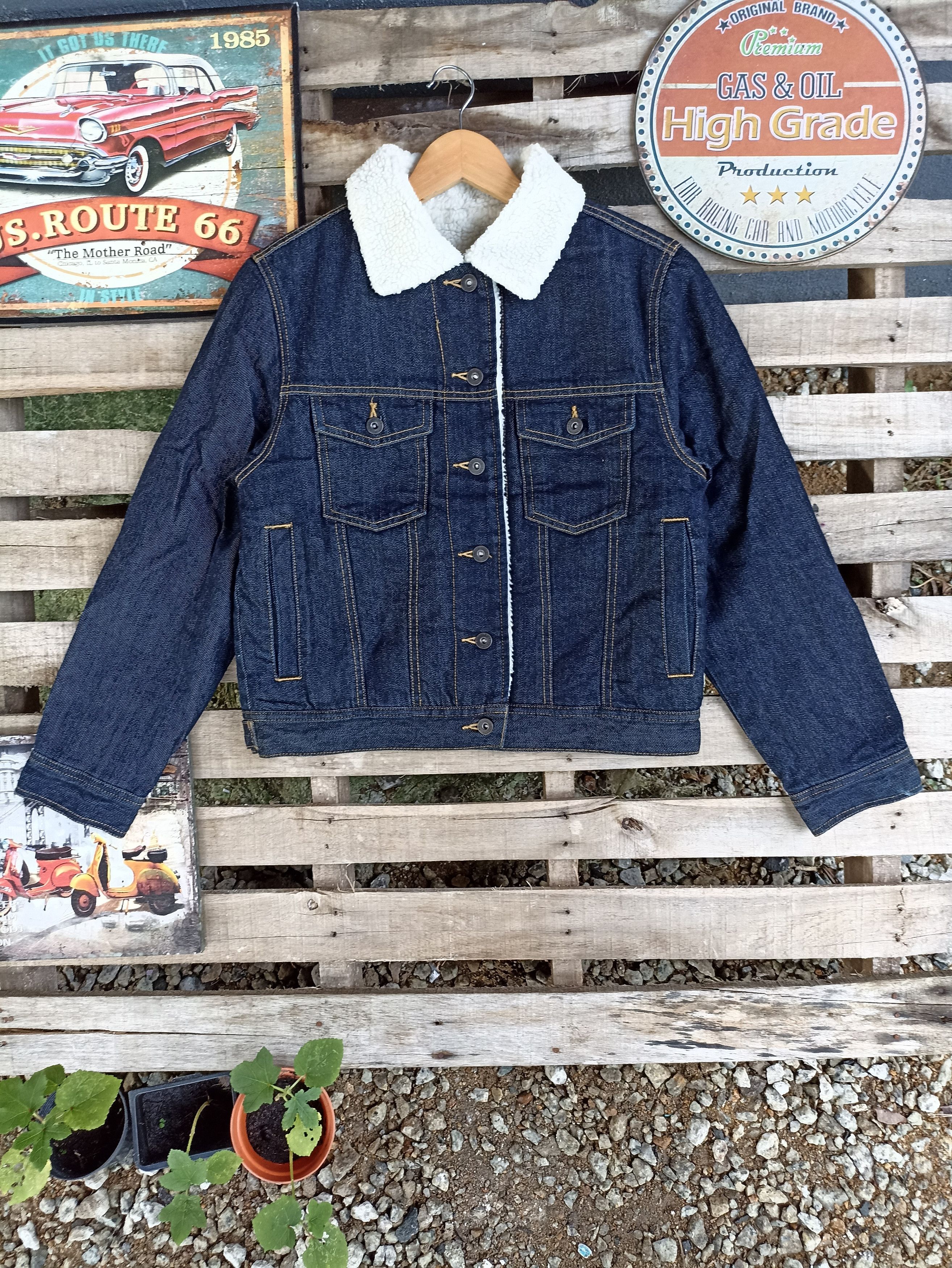 image of Denim Jacket x Gu Cropped Gu Denim Sherpa Lined Trucker Jacket, Men's (Size Small)