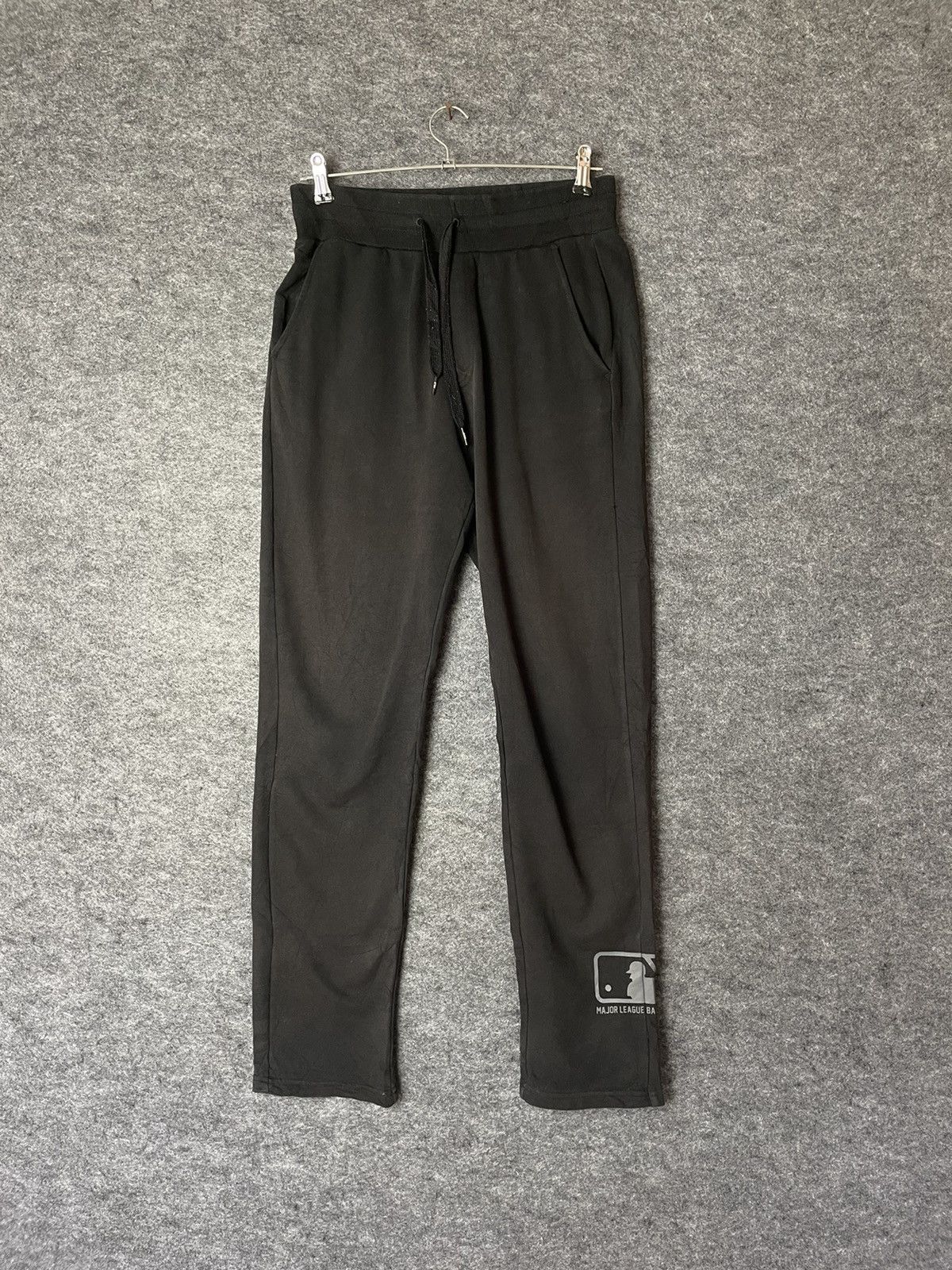 image of Mlb Major League Baseball Sweatpants in Black, Men's (Size 30)