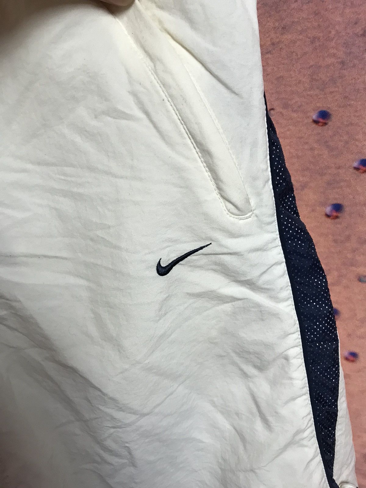 Nike Vintage Nike streetwear shorts Size US 32 / EU 48 - 2 Thumbnail