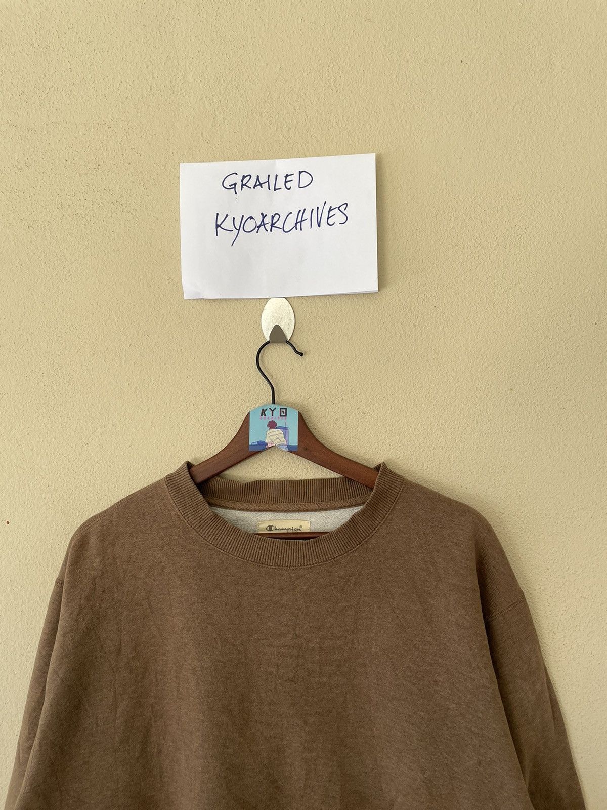 Champion VINTAGE CHAMPION SMALL LOGO SWEATSHIRT Size US L / EU 52-54 / 3 - 4 Thumbnail