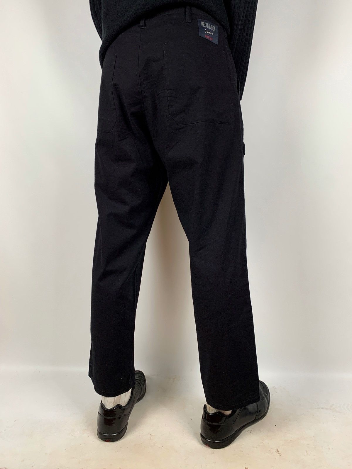 Yohji Yamamoto Yohji Yamamoto Cropped Regulation Black Pants Size US 30 / EU 46 - 2 Thumbnail