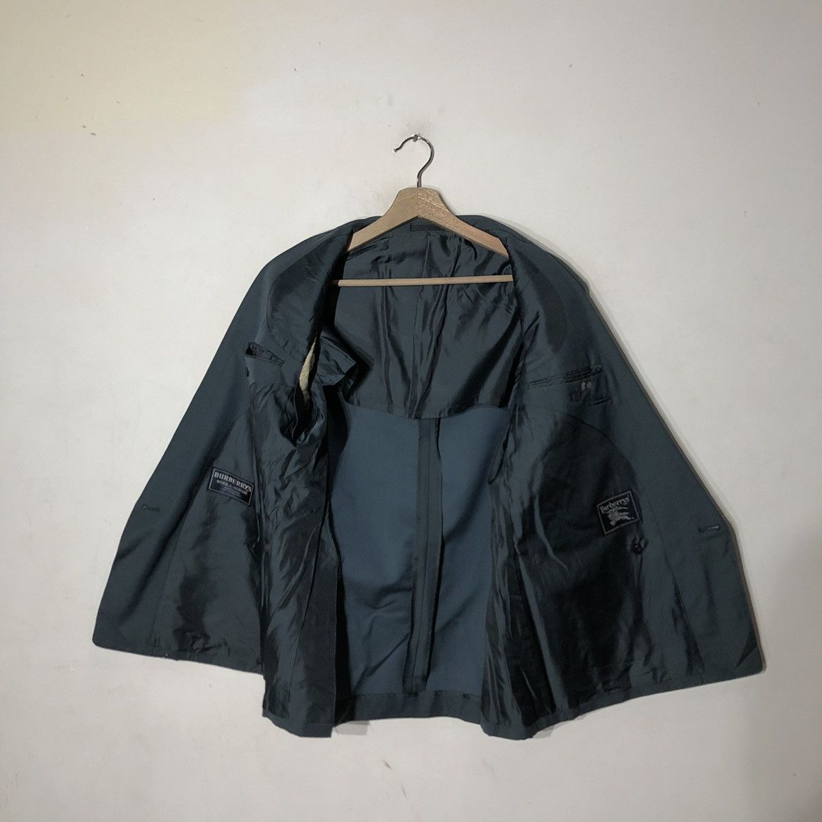 Burberry VINTAGE BURBERRYS DOUBLE BREAST Size US M / EU 48-50 / 2 - 8 Thumbnail