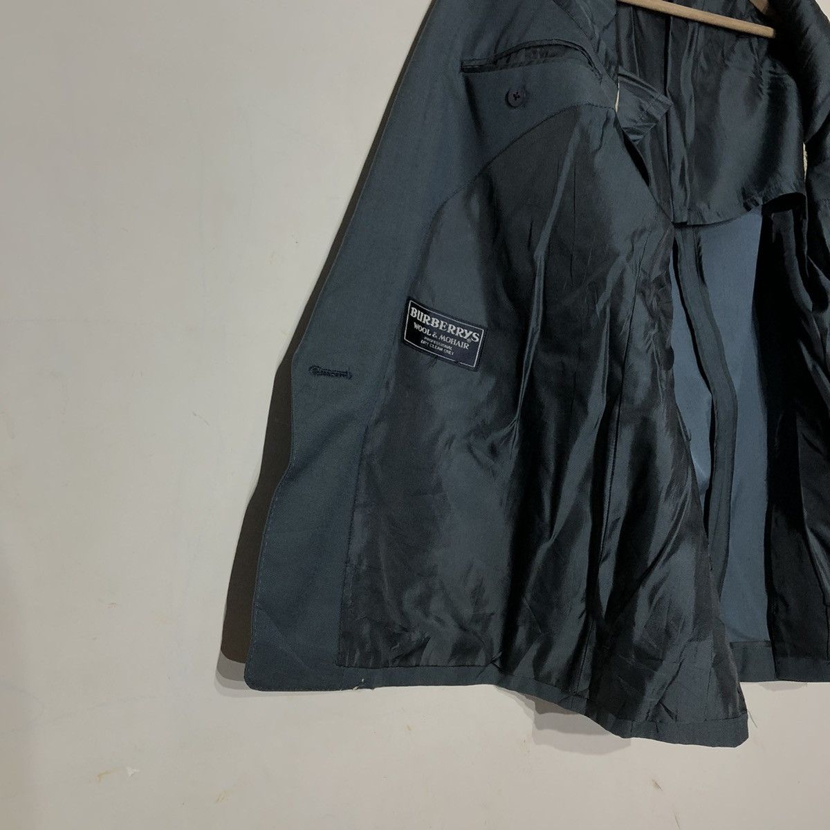 Burberry VINTAGE BURBERRYS DOUBLE BREAST Size US M / EU 48-50 / 2 - 10 Thumbnail