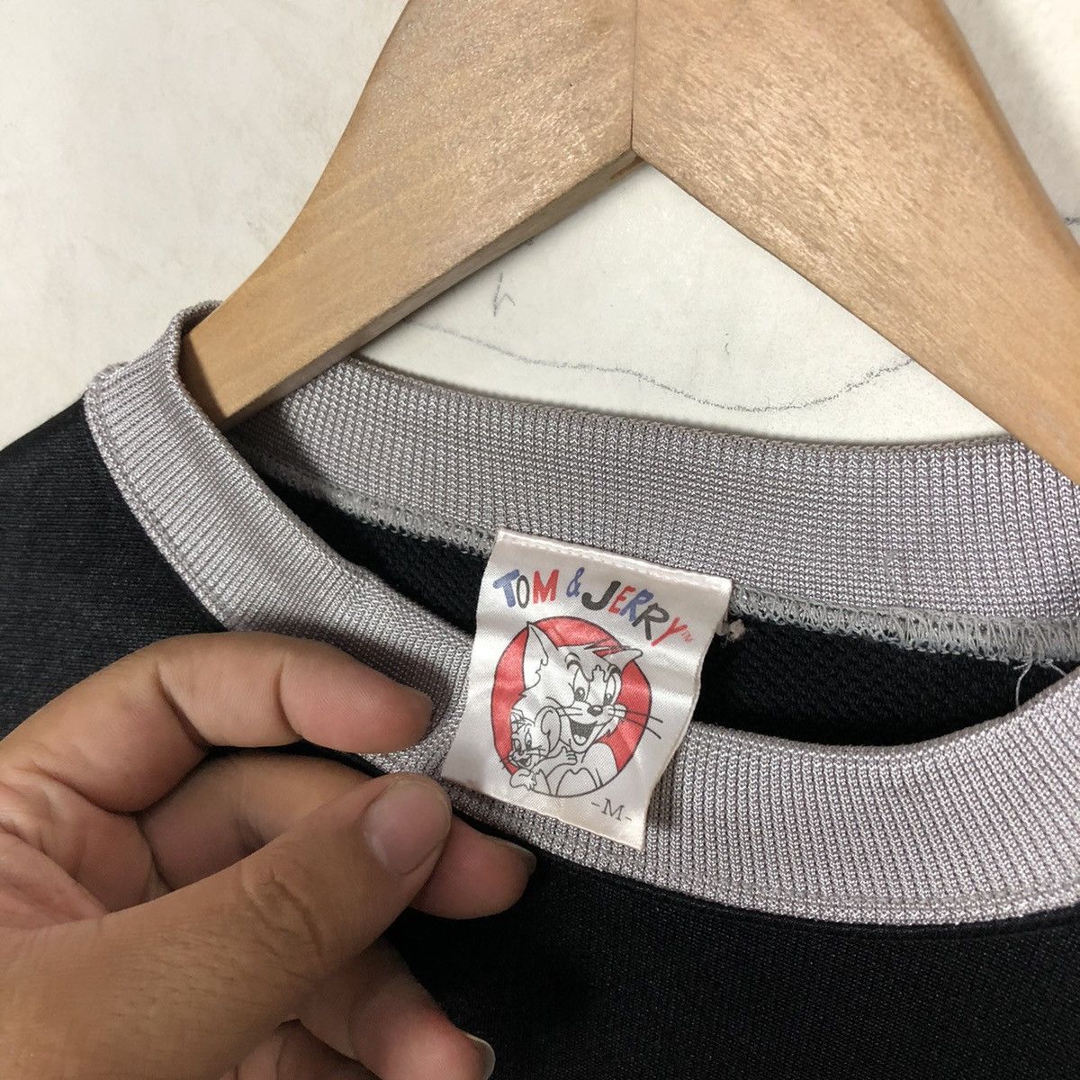 Cartoon Network VINTAGE TOM & JERRY BIG LOGO SWEATSHIRT Size US M / EU 48-50 / 2 - 7 Thumbnail