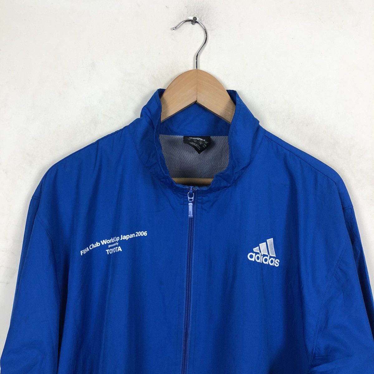 Adidas VINTAGE 06' FIFA WORLD CUP JAPAN ADIDAS TOYOTA BIG LOGO Size US M / EU 48-50 / 2 - 4 Thumbnail