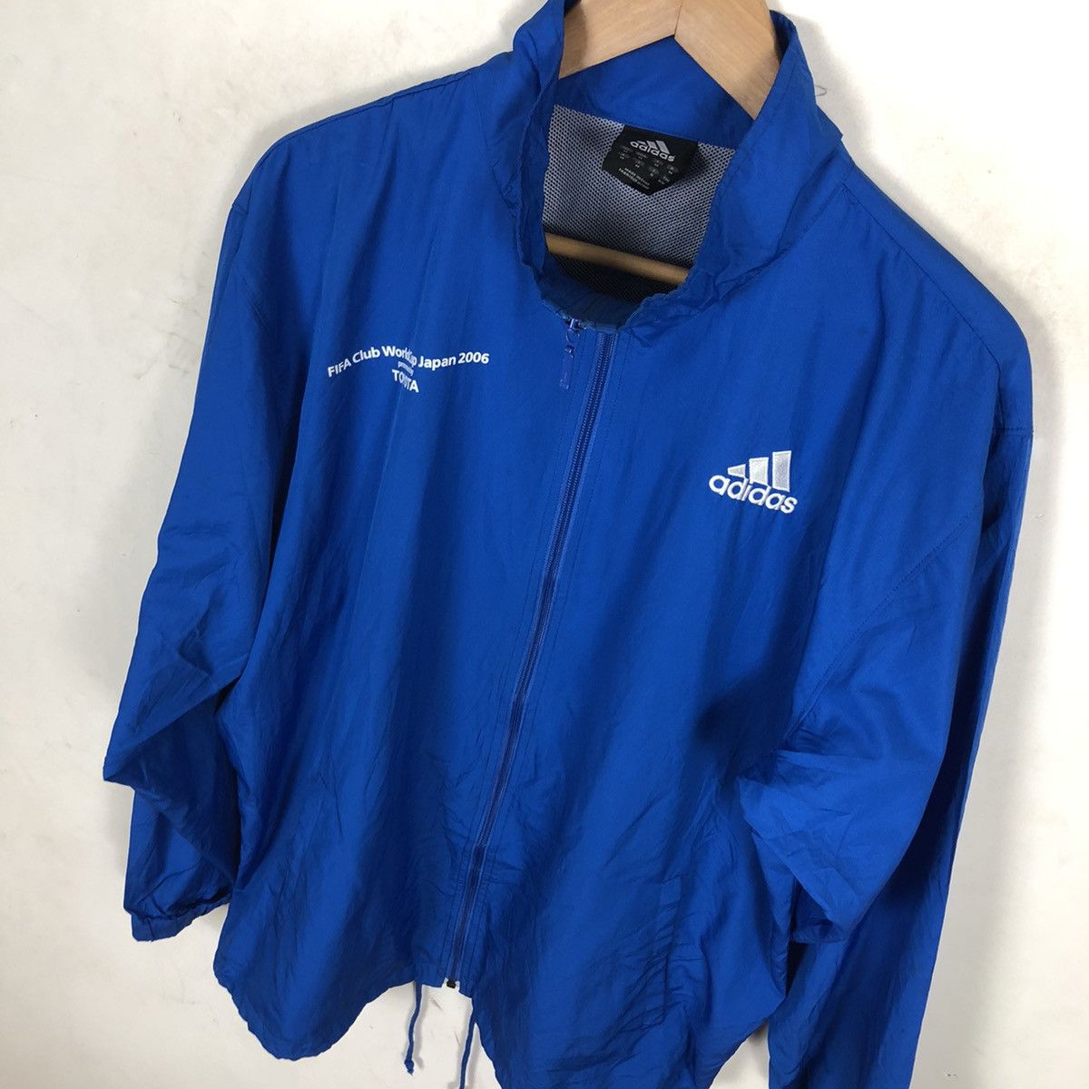 Adidas VINTAGE 06' FIFA WORLD CUP JAPAN ADIDAS TOYOTA BIG LOGO Size US M / EU 48-50 / 2 - 5 Thumbnail