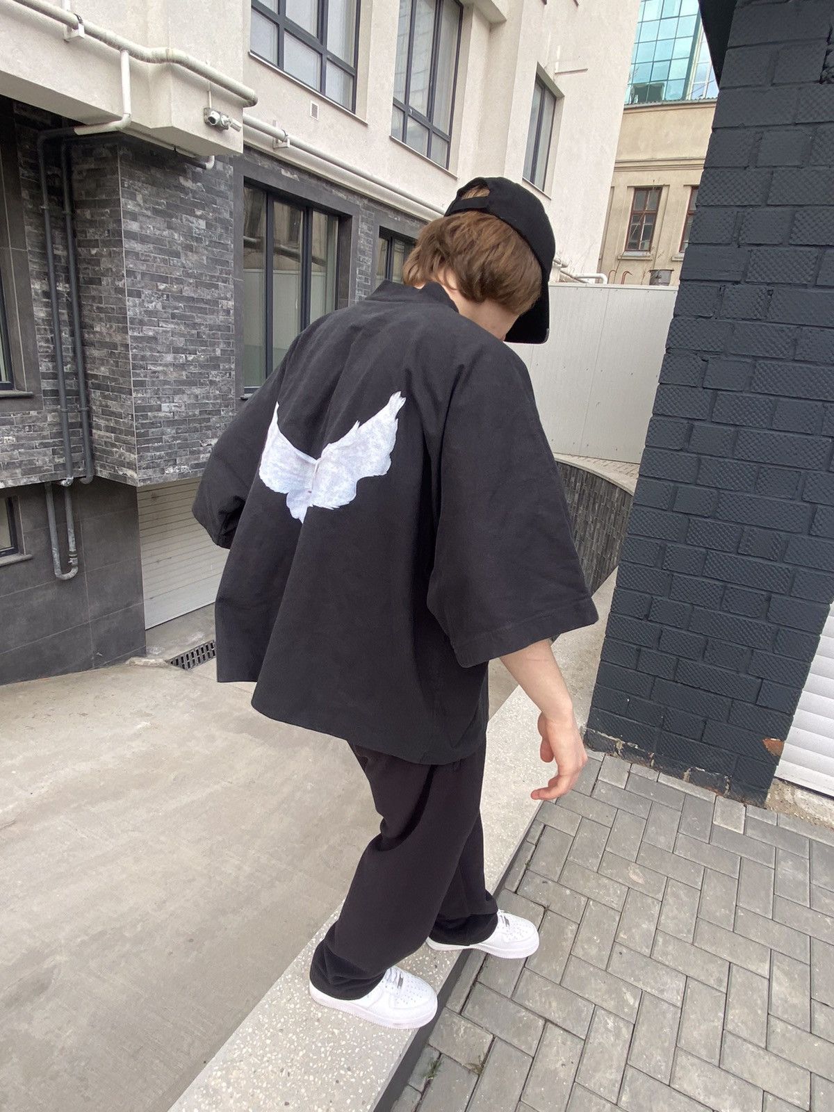 Gap × Yeezy Yeezy Gap Dove No Seam Tee by Balenciaga Size US L / EU 52-54 / 3 - 7 Thumbnail