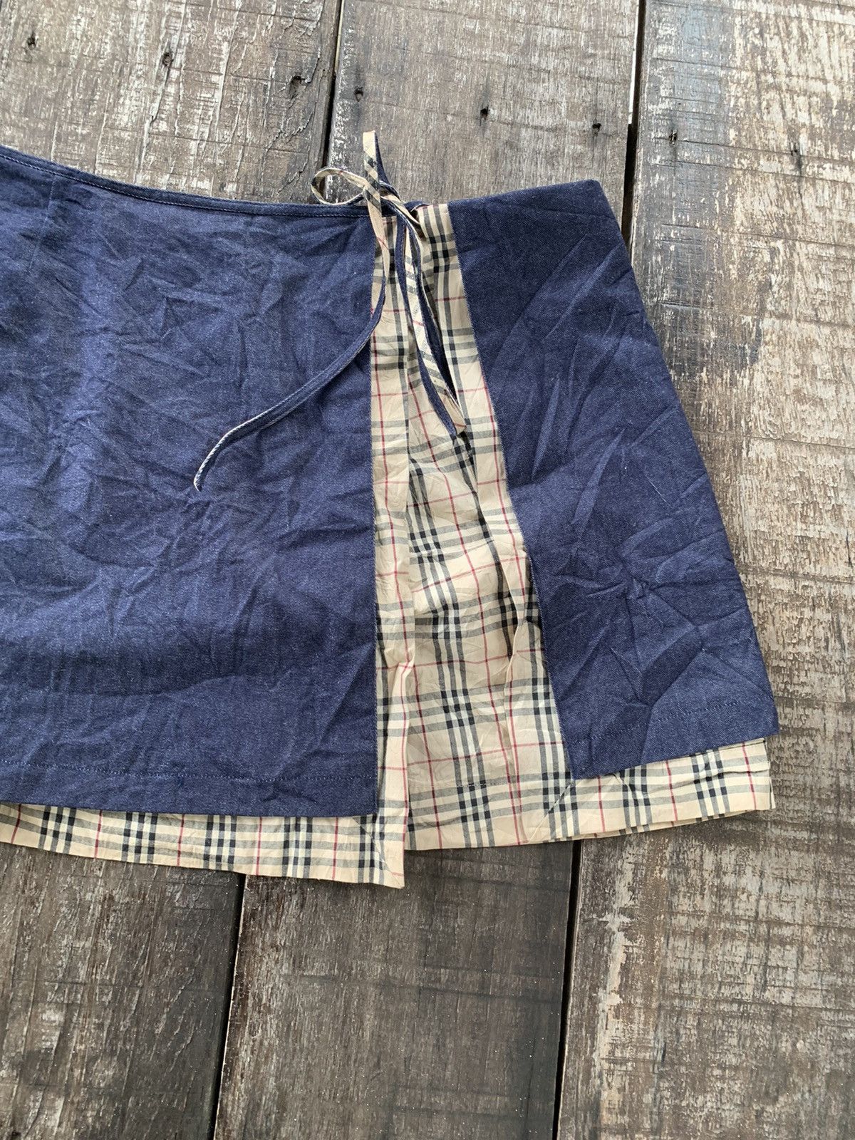 Burberry Burberry mini skirt nice design Size 30" / US 8 / IT 44 - 3 Thumbnail