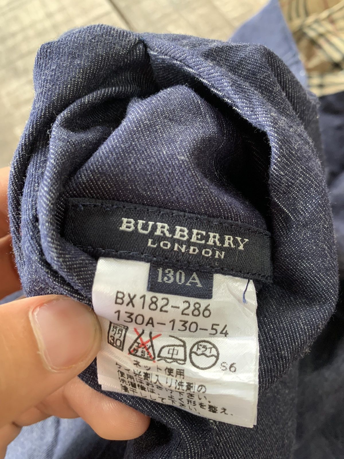 Burberry Burberry mini skirt nice design Size 30" / US 8 / IT 44 - 9 Thumbnail