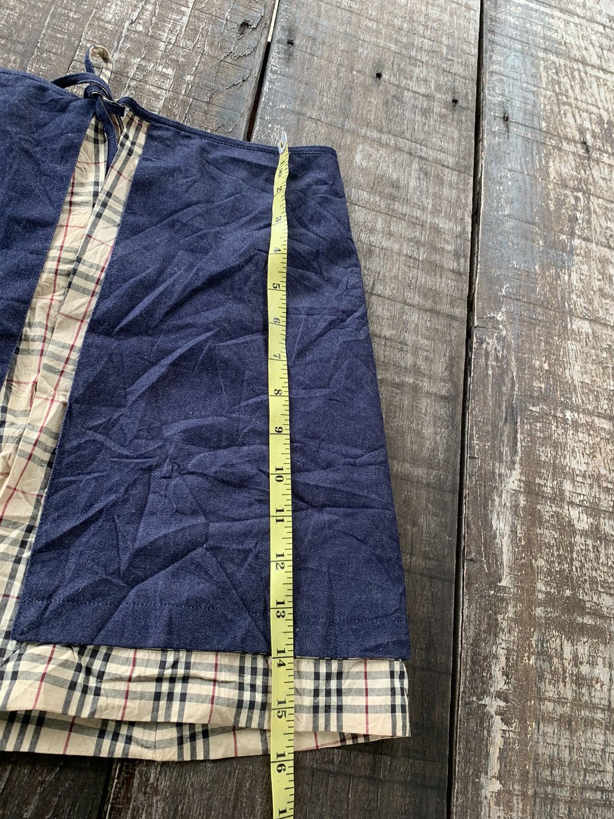 Burberry Burberry mini skirt nice design Size 30" / US 8 / IT 44 - 13 Thumbnail
