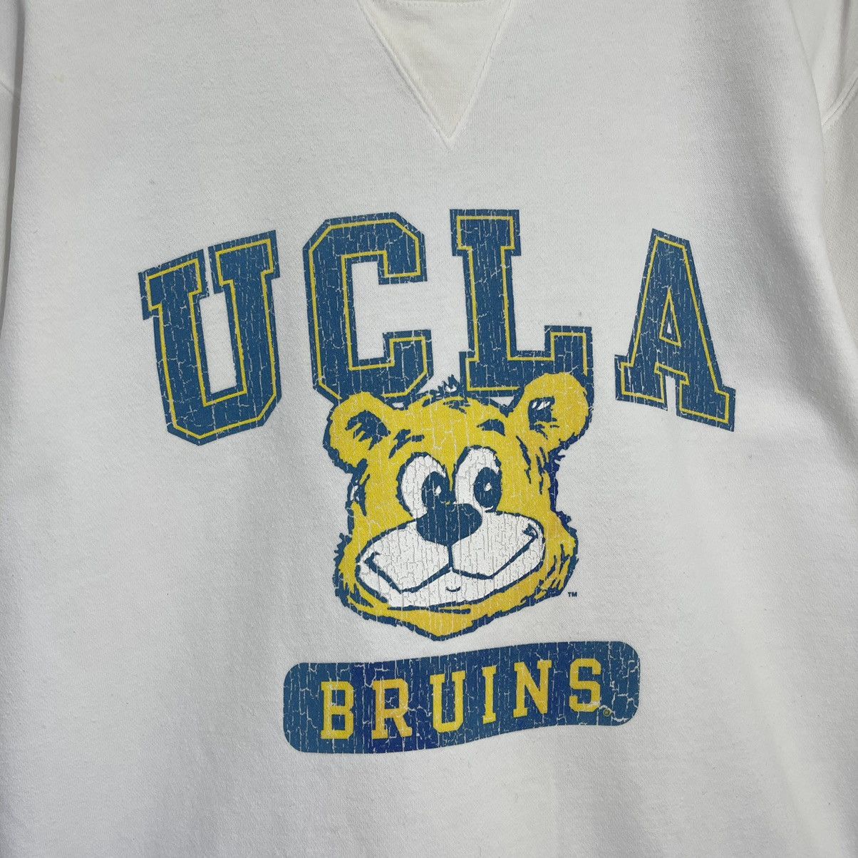 Vintage Vintage 90s UCLA Bruins Crewneck Sweatshirt Size M Size US M / EU 48-50 / 2 - 5 Thumbnail