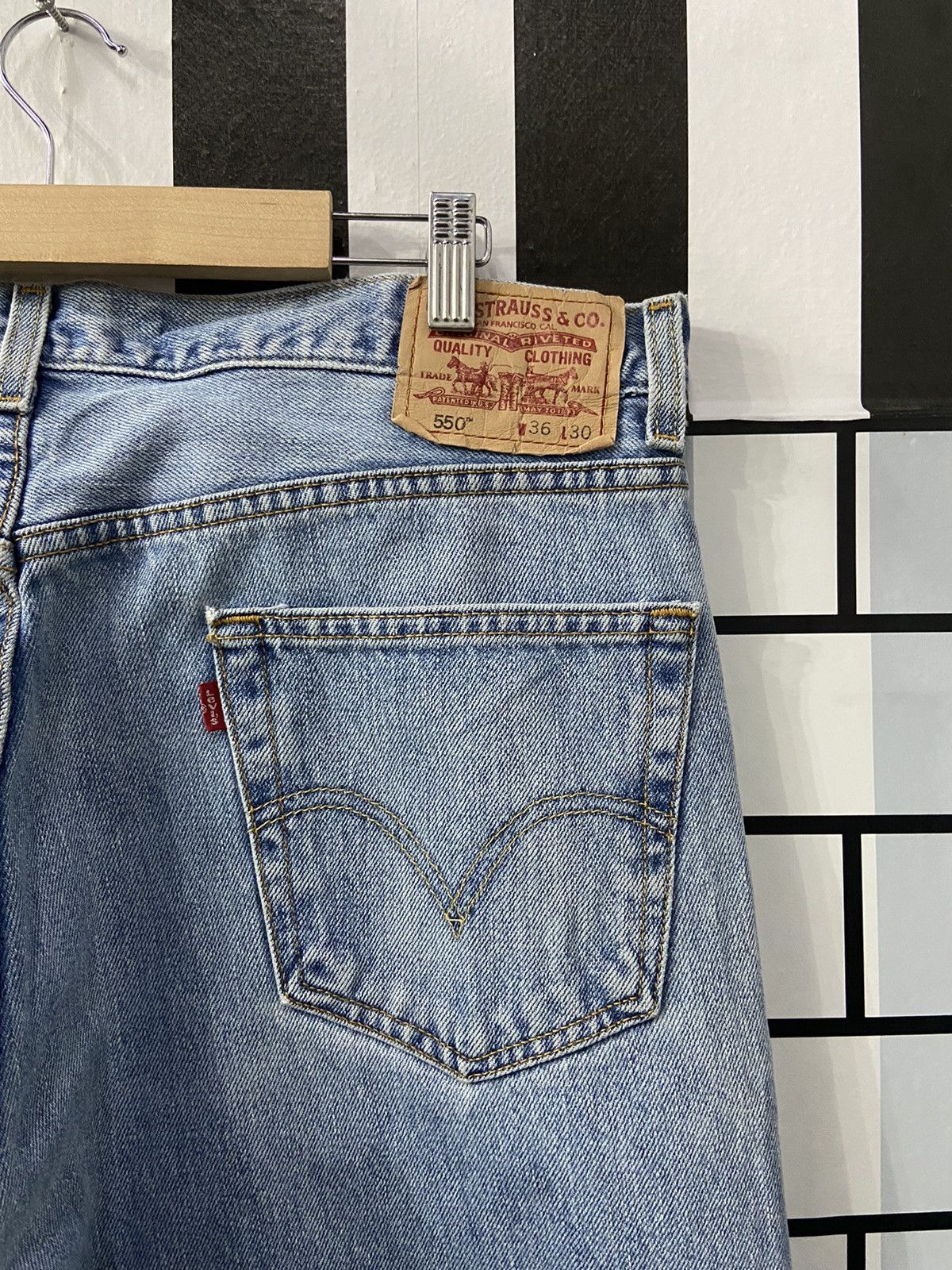 Levi's Vintage Levi’s 550 Light Wash Relaxed Fit Denim Pants Size US 36 / EU 52 - 15 Thumbnail