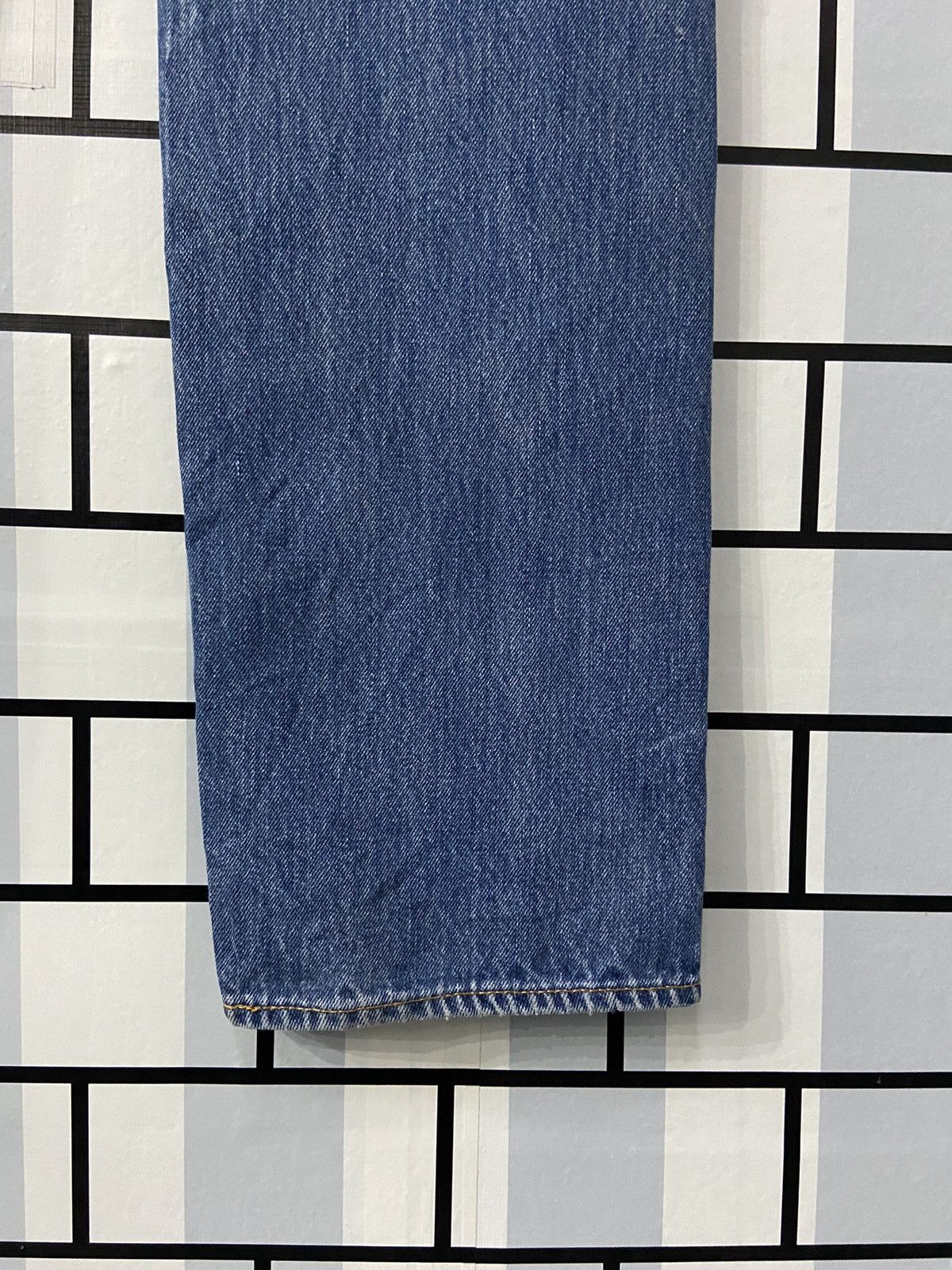 Levi's Vintage Levi’s 505 Faded Blue White Oak Cone Denim Size US 32 / EU 48 - 13 Thumbnail
