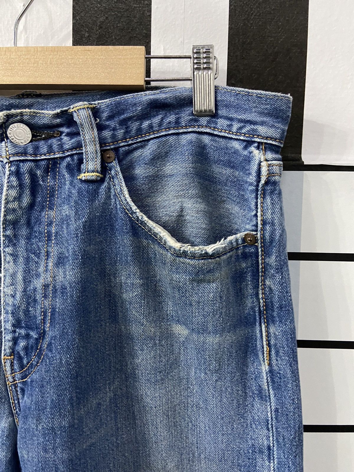 Levi's Vintage Levi’s 505 Faded Blue White Oak Cone Denim Size US 32 / EU 48 - 11 Thumbnail