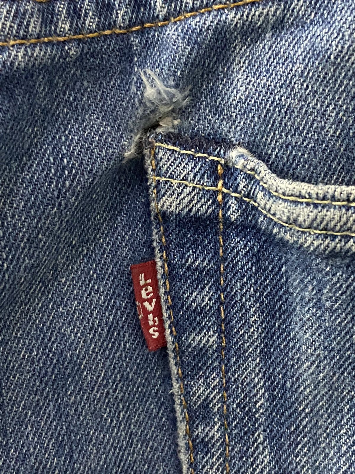 Levi's Vintage Levi’s 505 Faded Blue White Oak Cone Denim Size US 32 / EU 48 - 16 Thumbnail