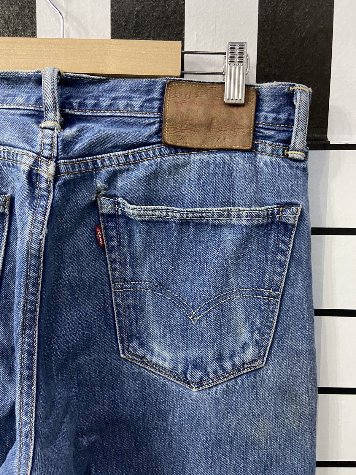 Levi's Vintage Levi’s 505 Faded Blue White Oak Cone Denim Size US 32 / EU 48 - 15 Thumbnail