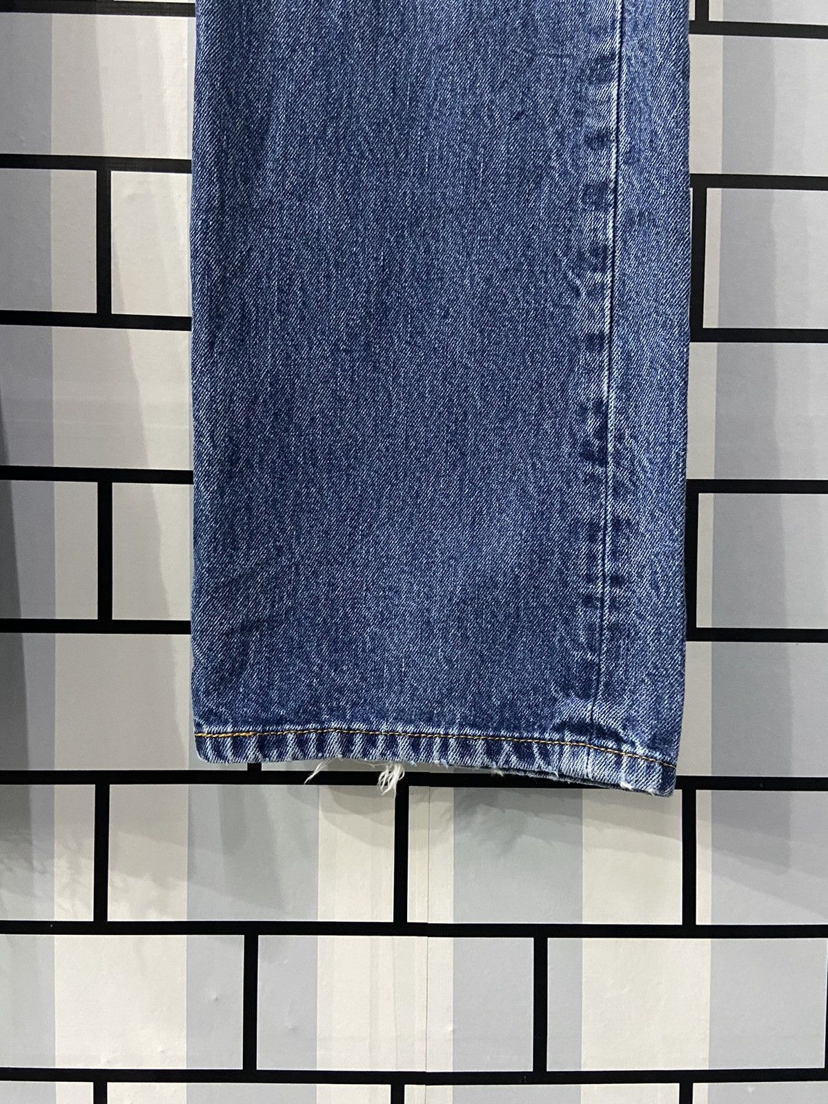 Levi's Vintage Levi’s 501 Distressed Blue Wash Single R Denim Pants Size US 41 - 7 Thumbnail