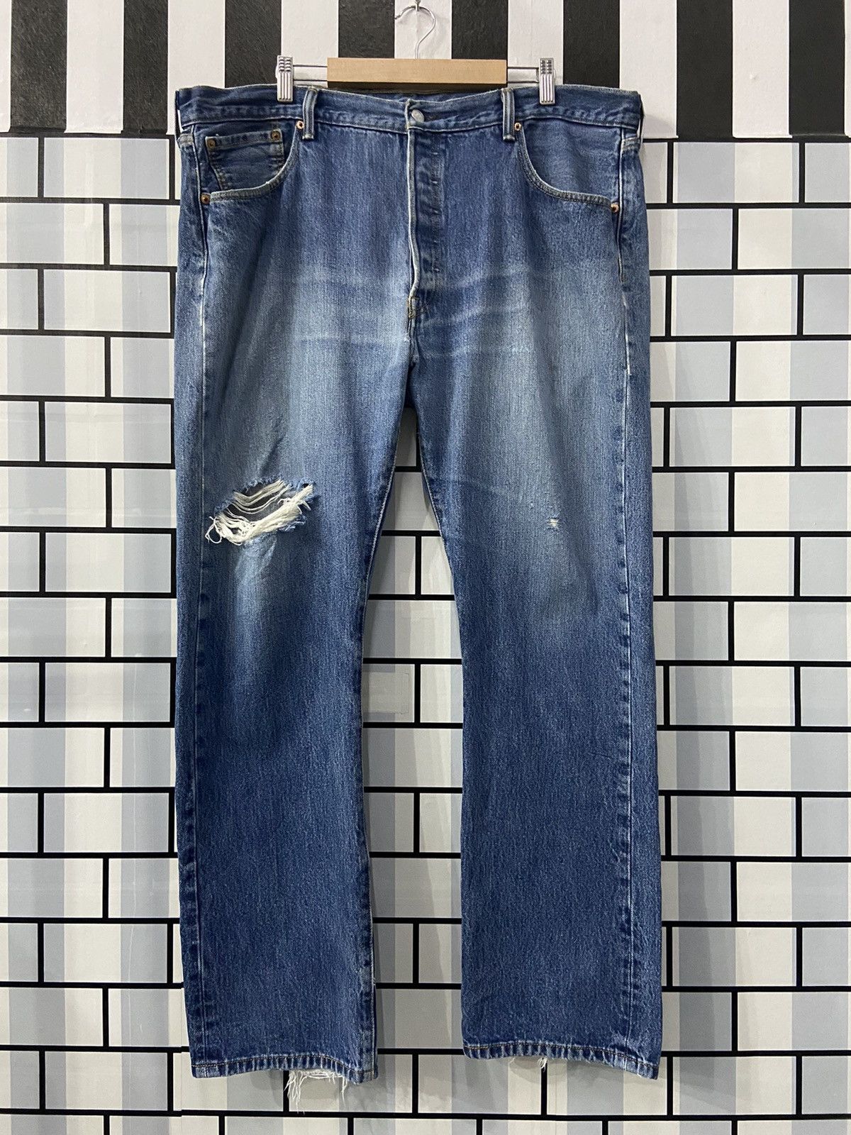Levi's Vintage Levi’s 501 Distressed Blue Wash Single R Denim Pants Size US 41 - 1 Thumbnail