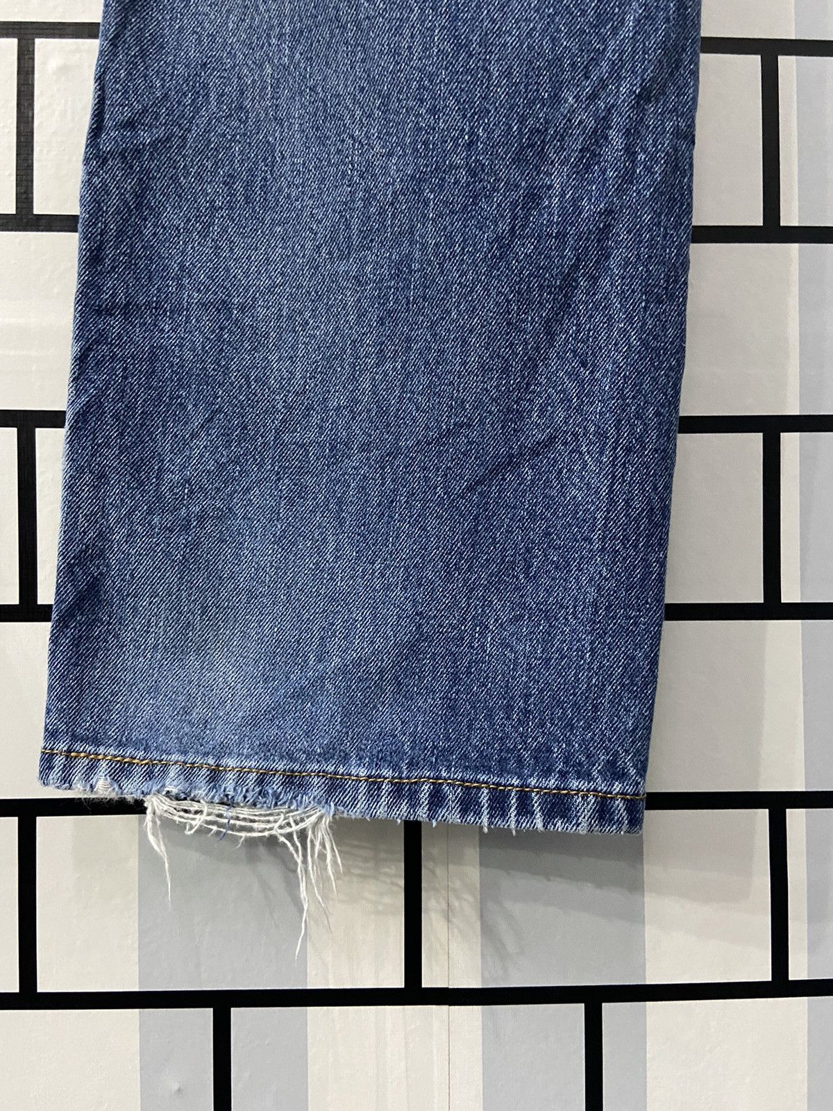 Levi's Vintage Levi’s 501 Distressed Blue Wash Single R Denim Pants Size US 41 - 15 Thumbnail