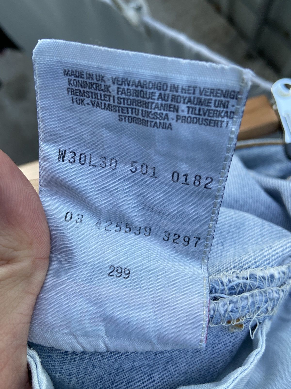 Levi's × Vintage 90s Levi’s 501 distressed Denim vintage jeans made in Uk Size US 30 / EU 46 - 9 Thumbnail