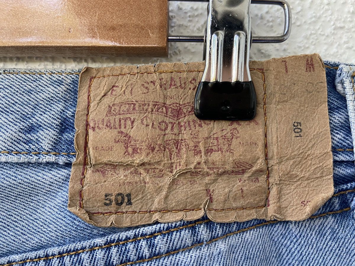 Levi's × Vintage 90s Levi’s 501 distressed Denim vintage jeans made in Uk Size US 30 / EU 46 - 7 Thumbnail