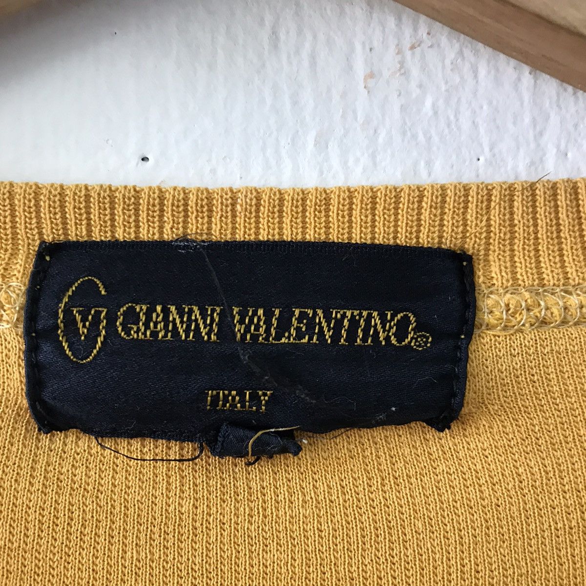Vintage Vintage 90’s Gianni Valentino Crewneck Sweatshirt Size M Size US M / EU 48-50 / 2 - 7 Thumbnail