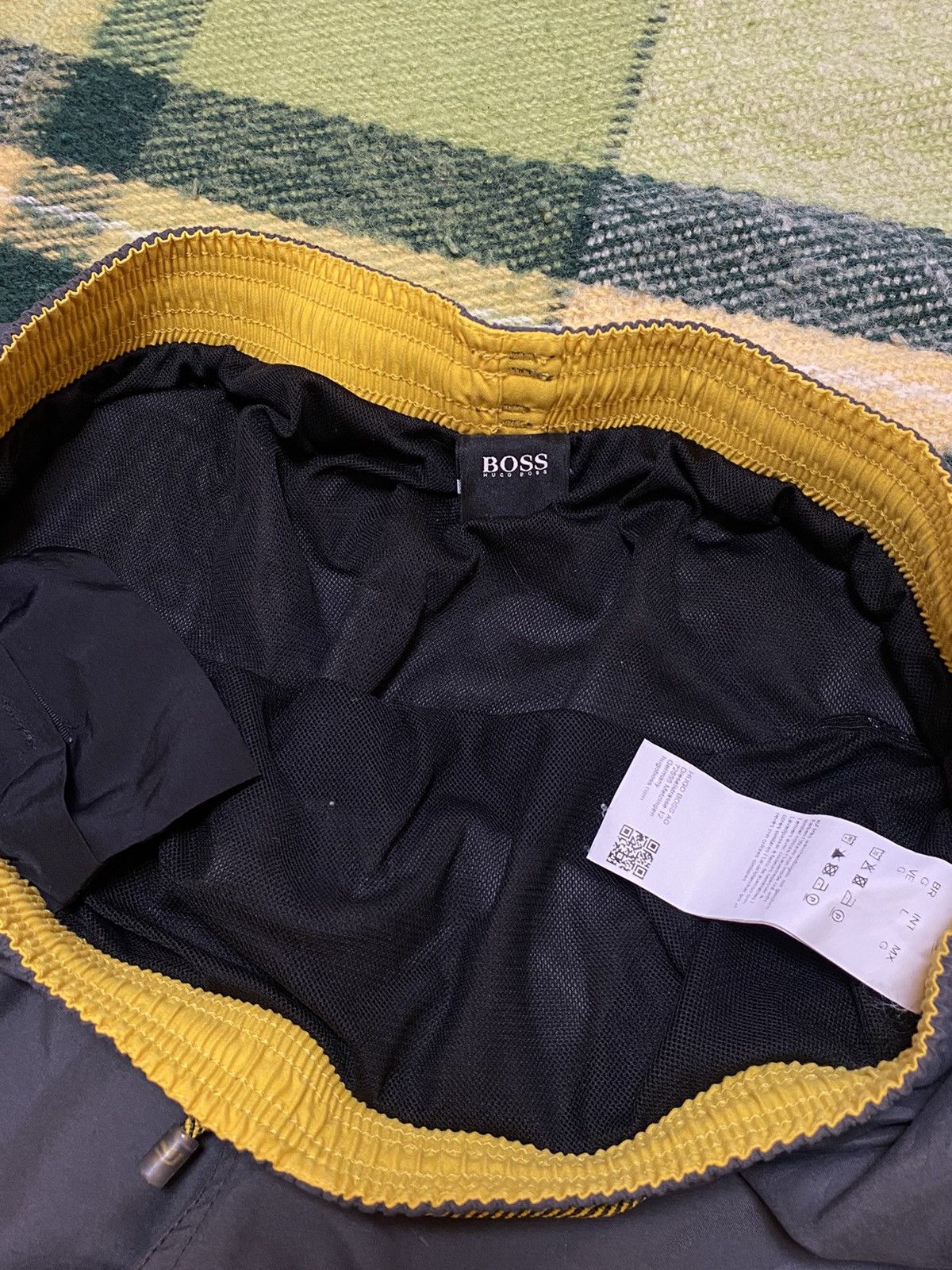 Hugo Boss Vintage Hugo Boss shorts streetwear y2k casual style size L Size US 34 / EU 50 - 7 Thumbnail